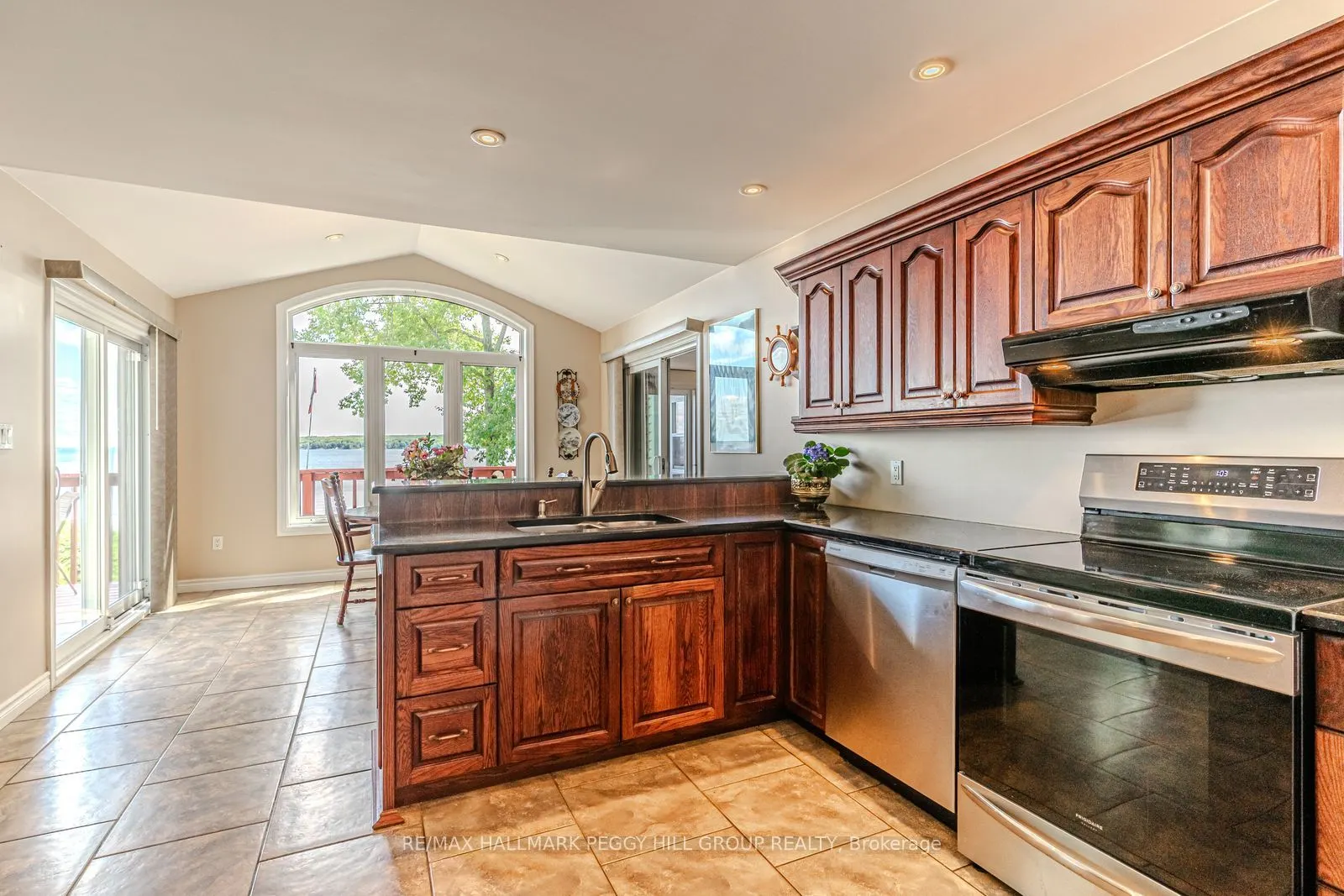 383 Peek-A-Boo Trail