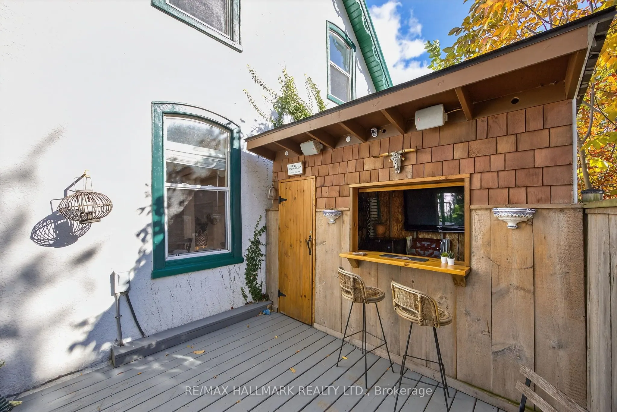 84 Wellington Street E