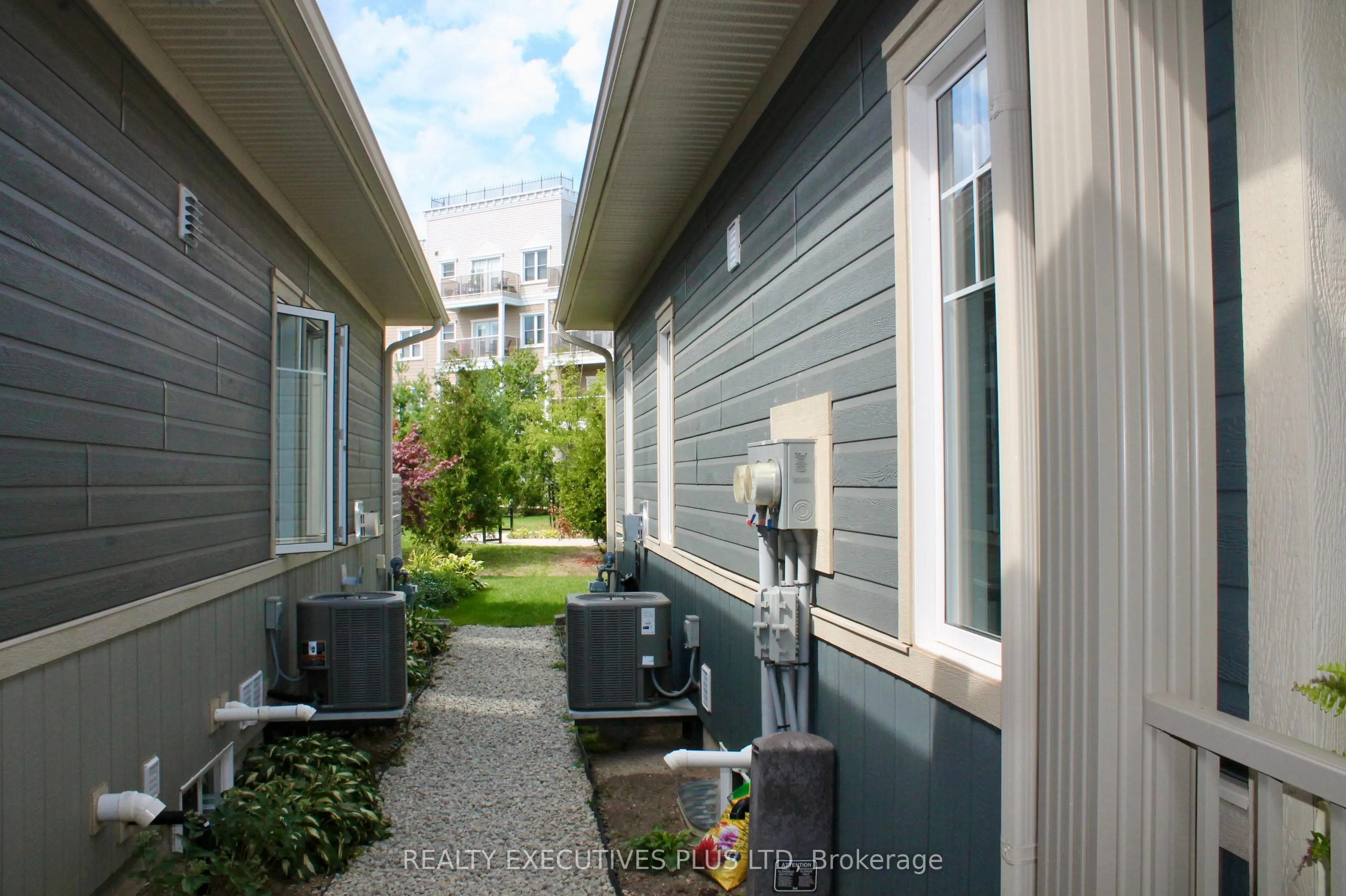 77 Kari Crescent, #32