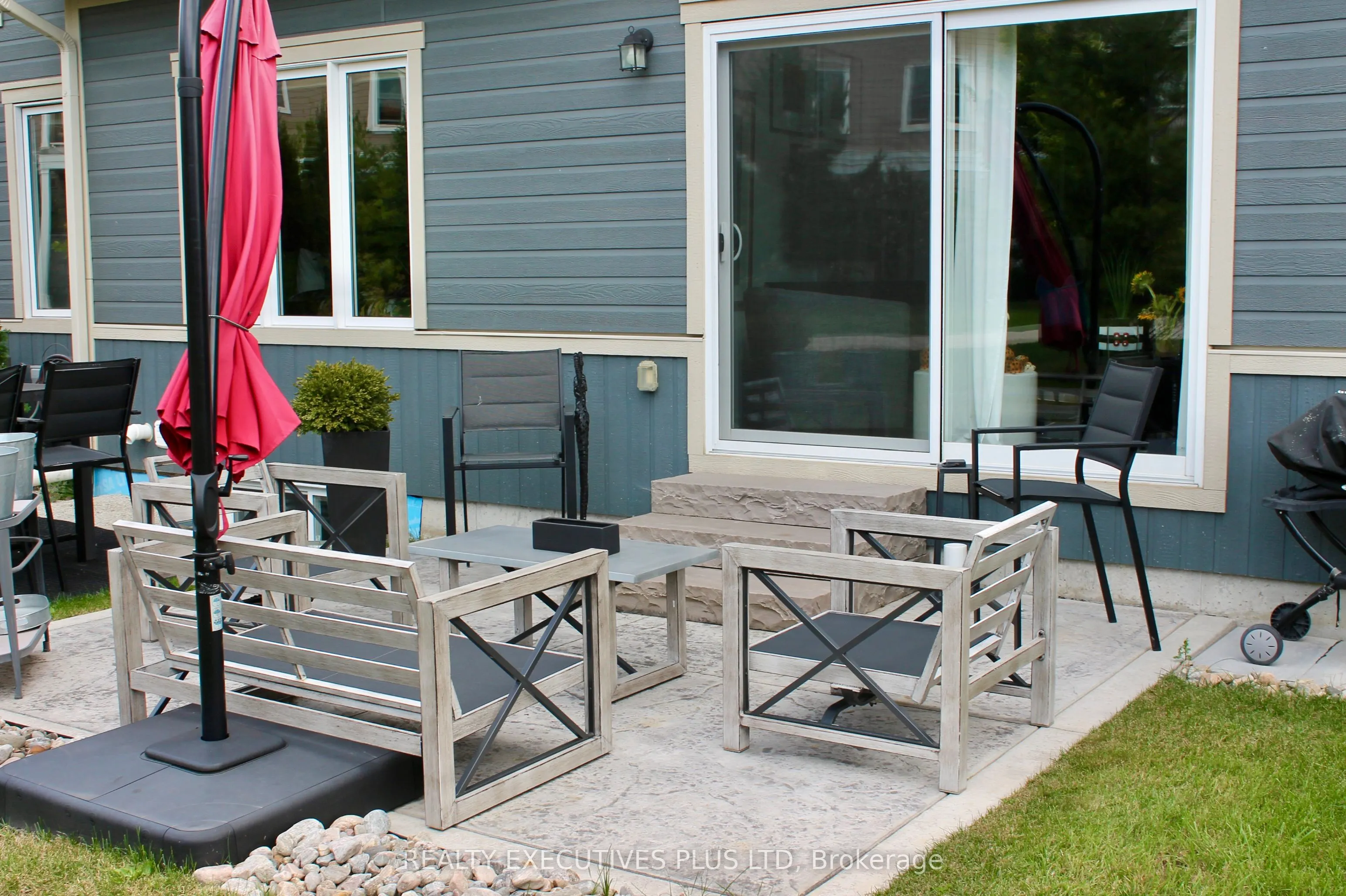 77 Kari Crescent, #32