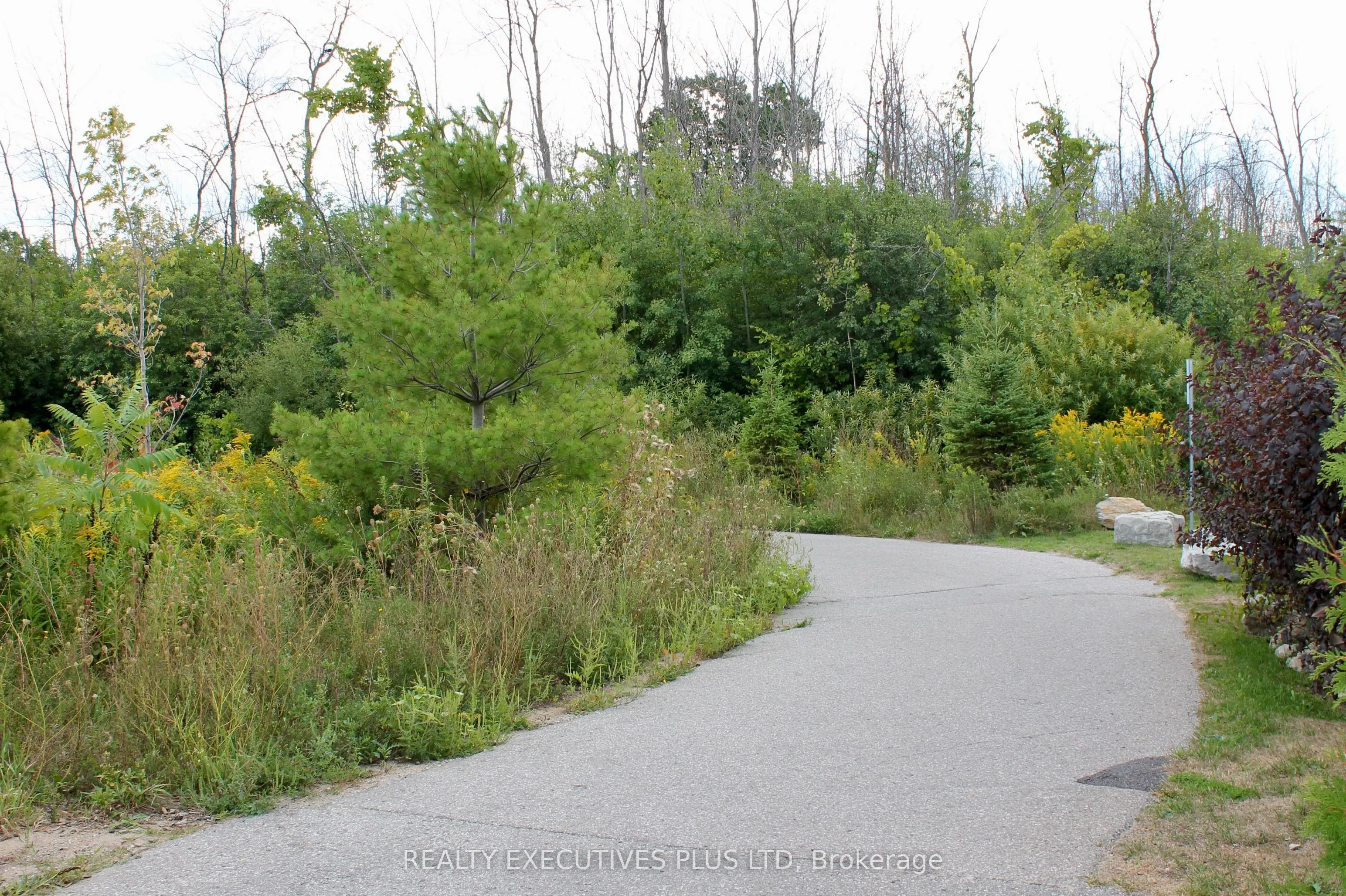 77 Kari Crescent, #32