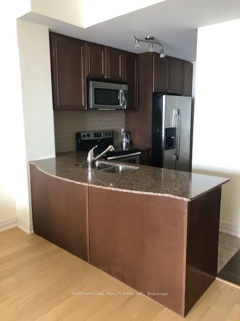 699 ABERDEEN Boulevard #504