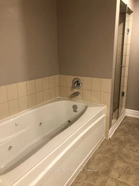 699 ABERDEEN Boulevard, #504