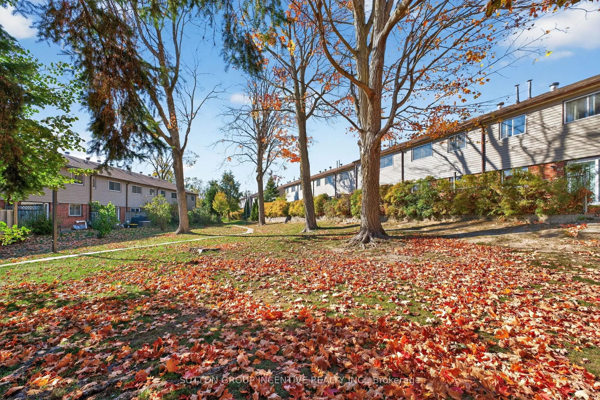 441 BARRIE Road, #82