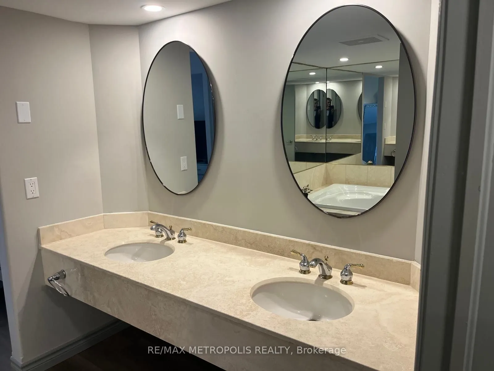 90 Highland Drive, #2030-31