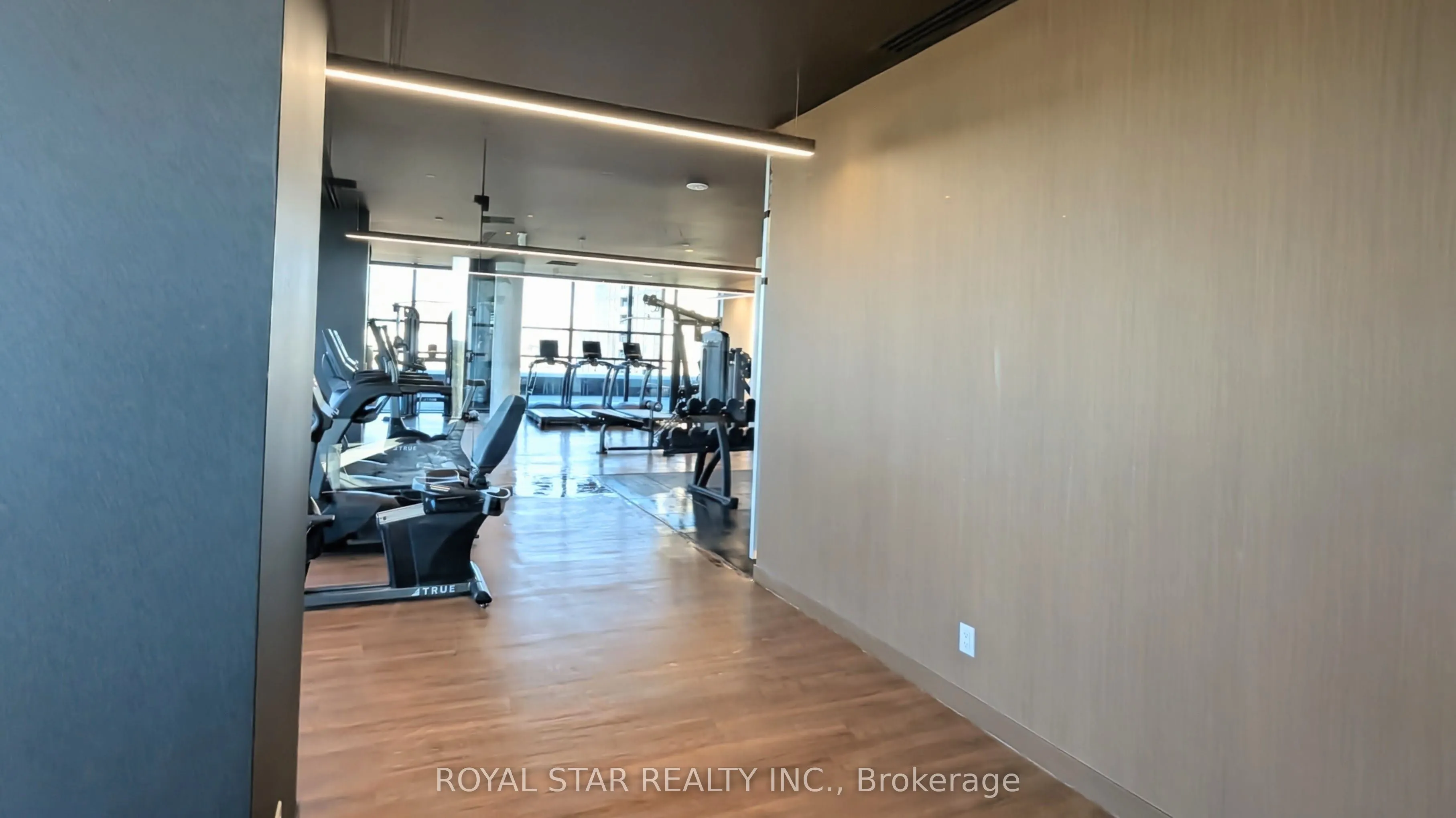 39 Mary Street, #806