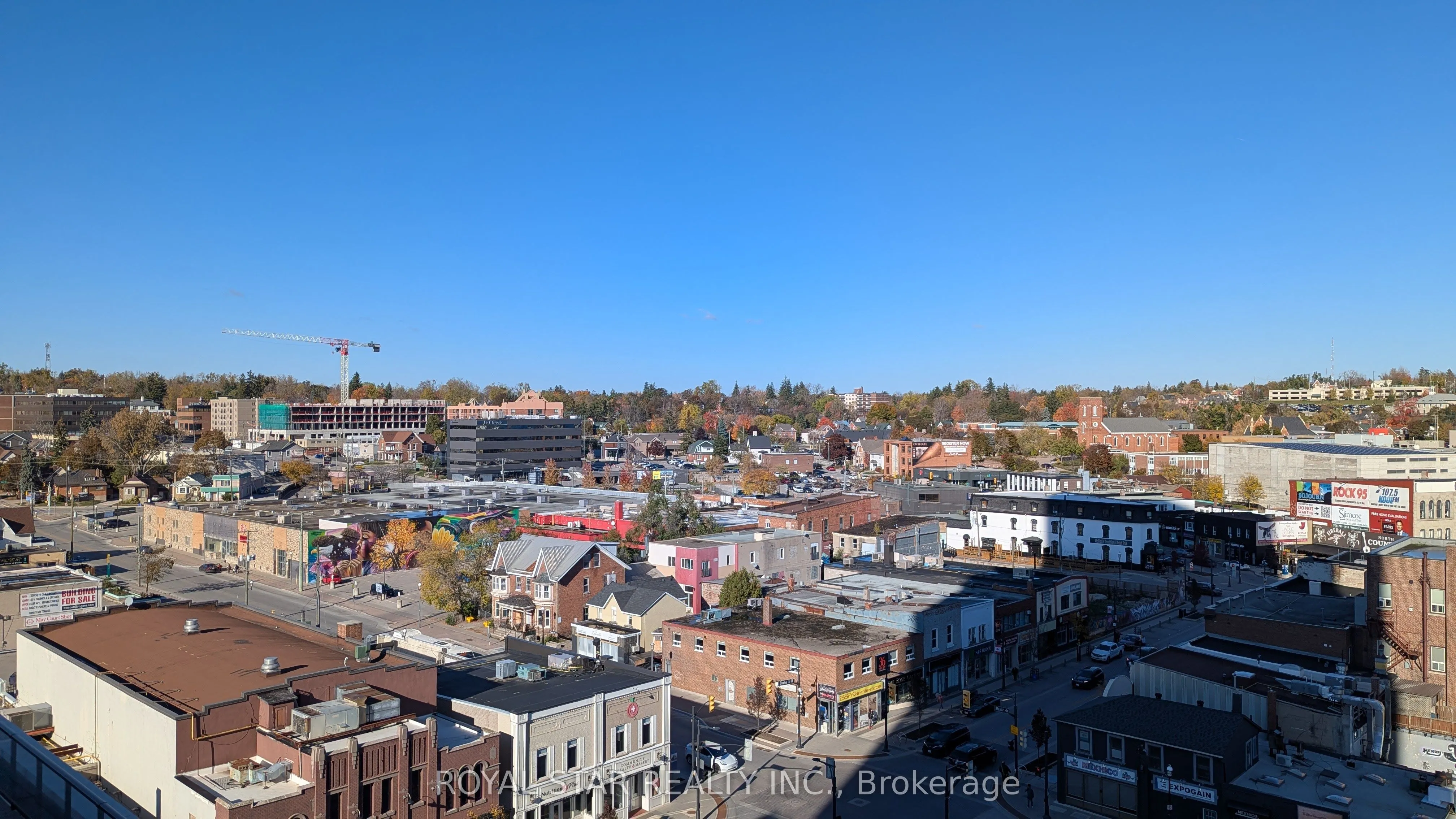 39 Mary Street, #806