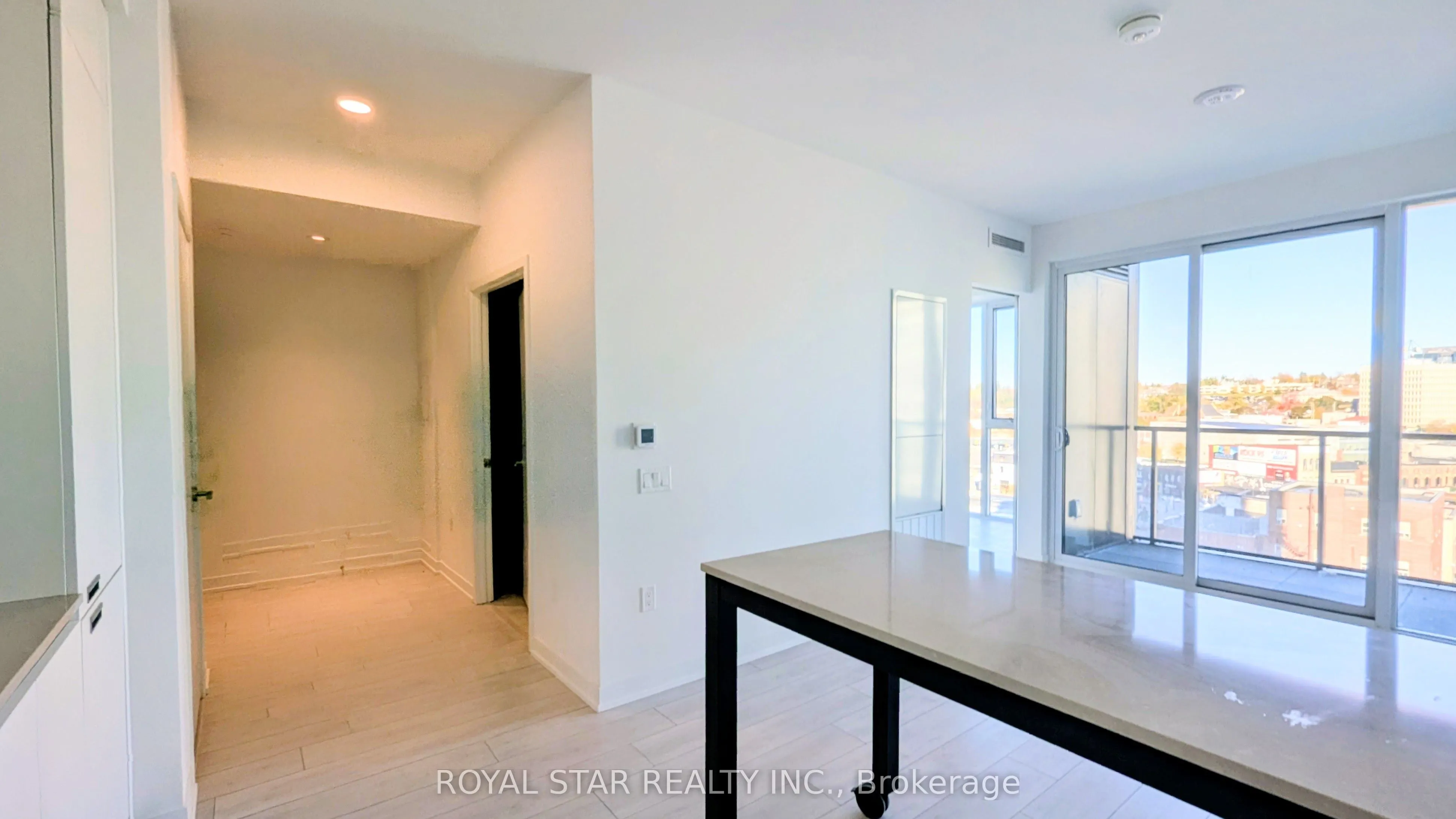 39 Mary Street, #806