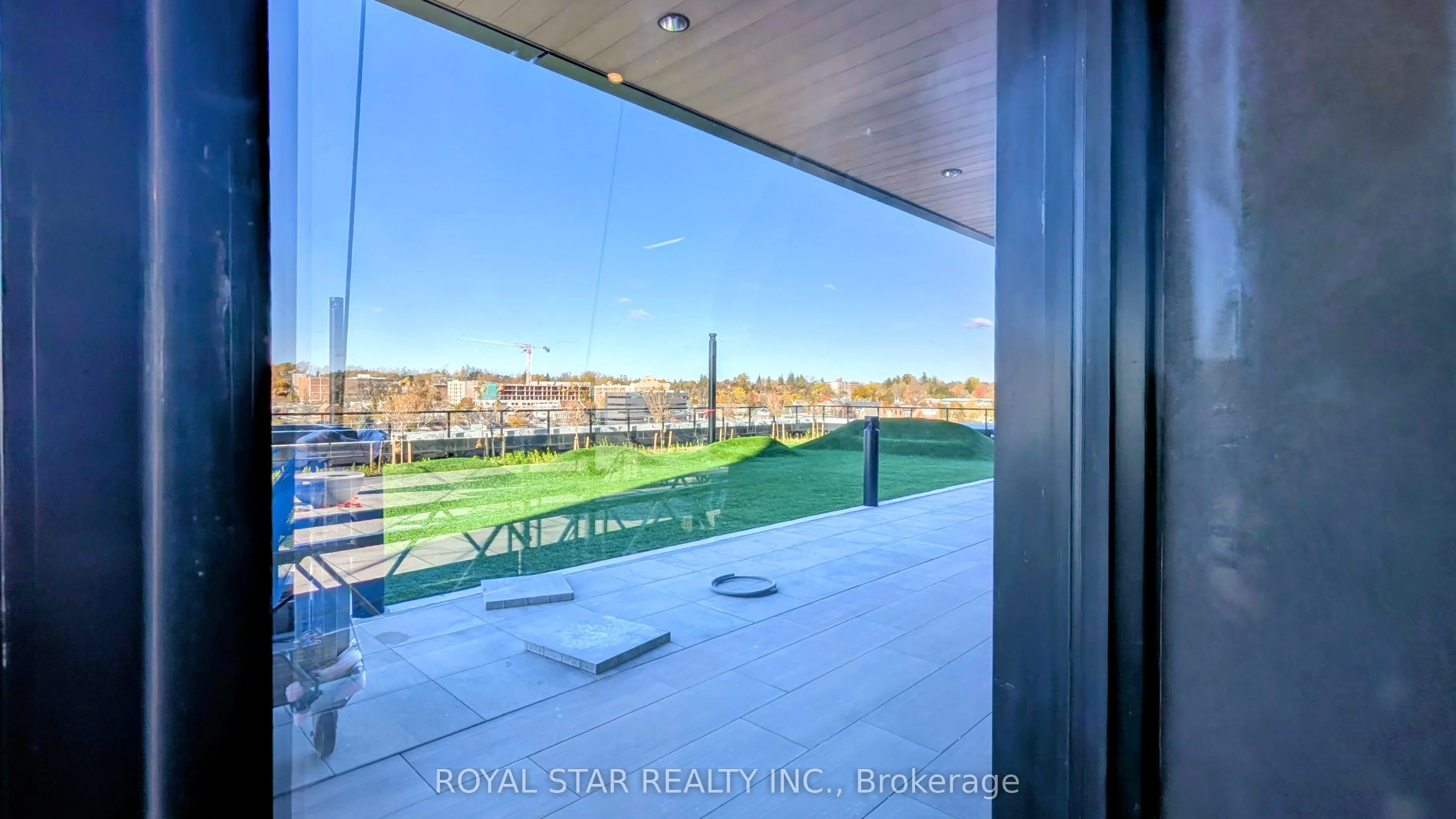 39 Mary Street, #806