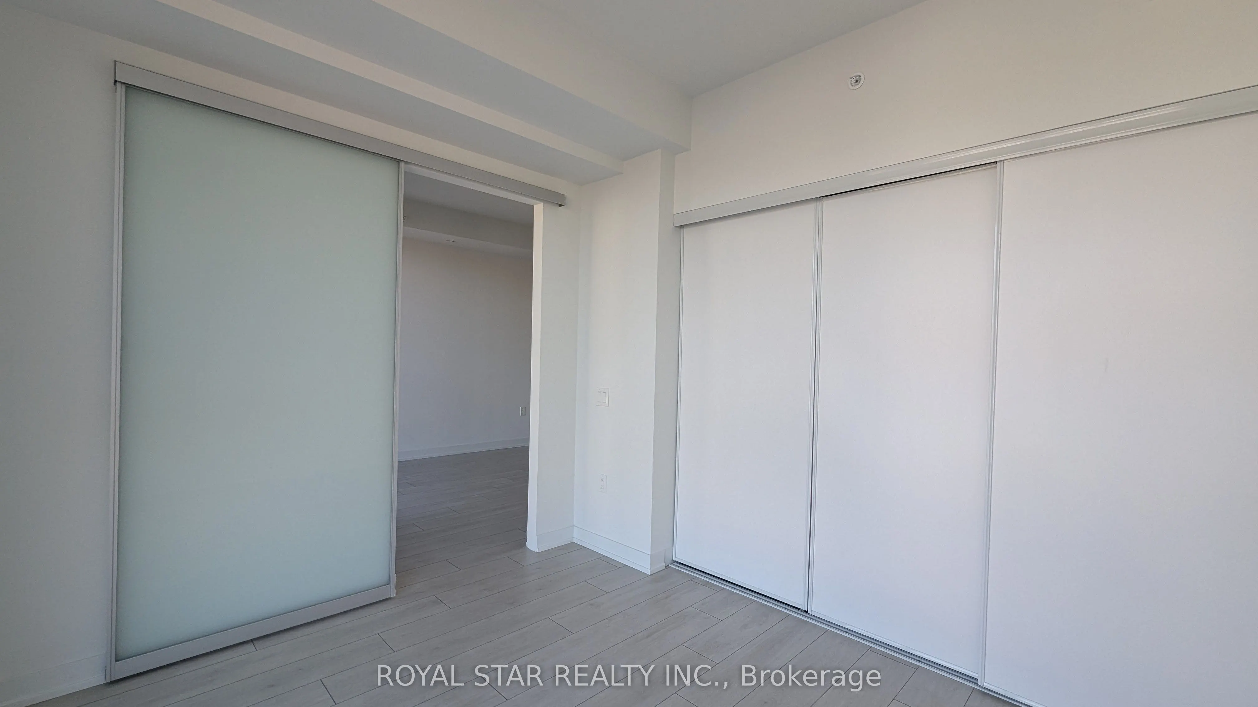 39 Mary Street, #806