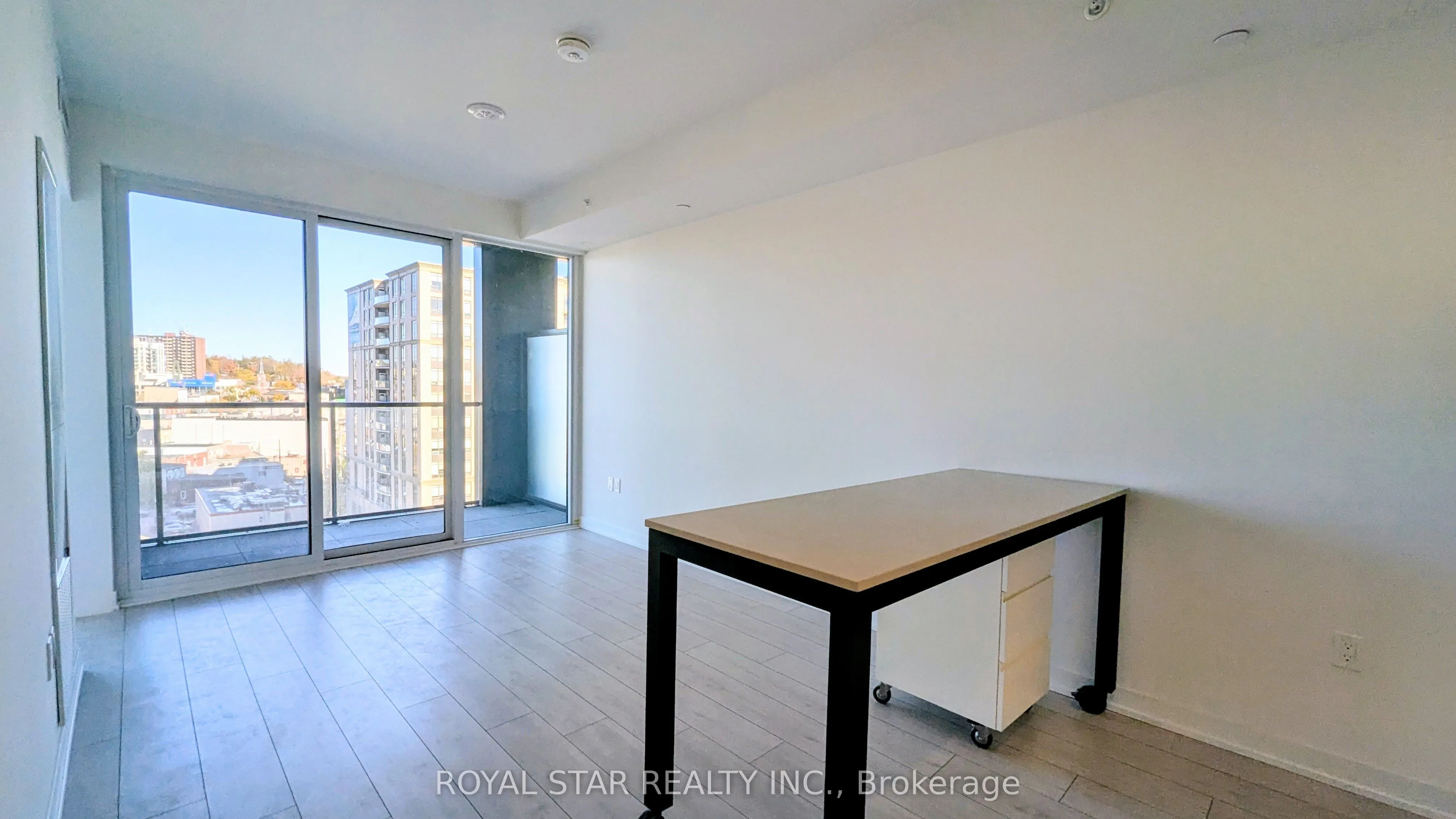 39 Mary Street, #806