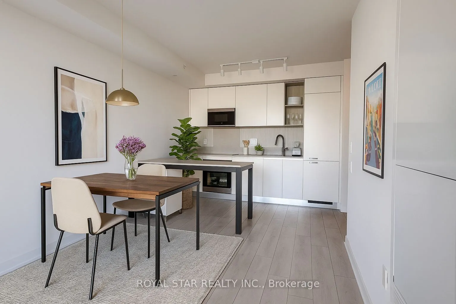 39 Mary Street, #806