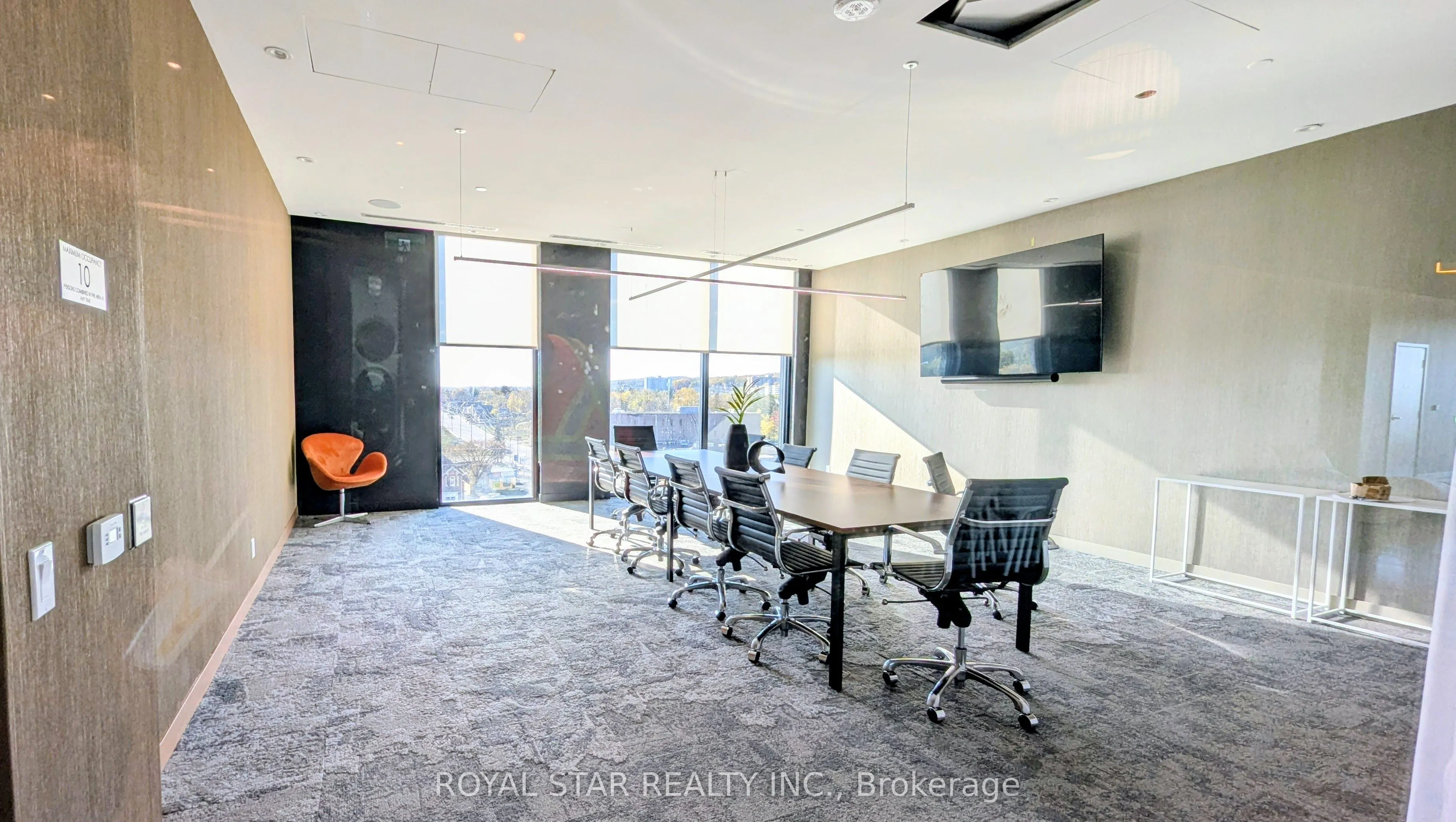 39 Mary Street, #806