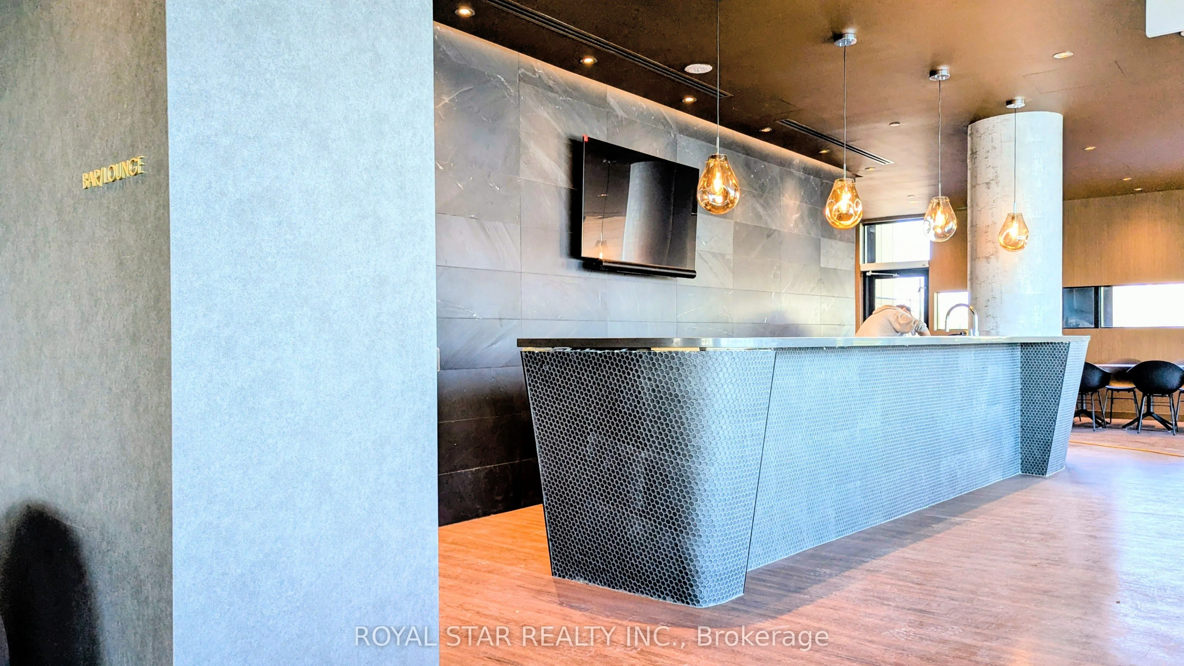 39 Mary Street, #806