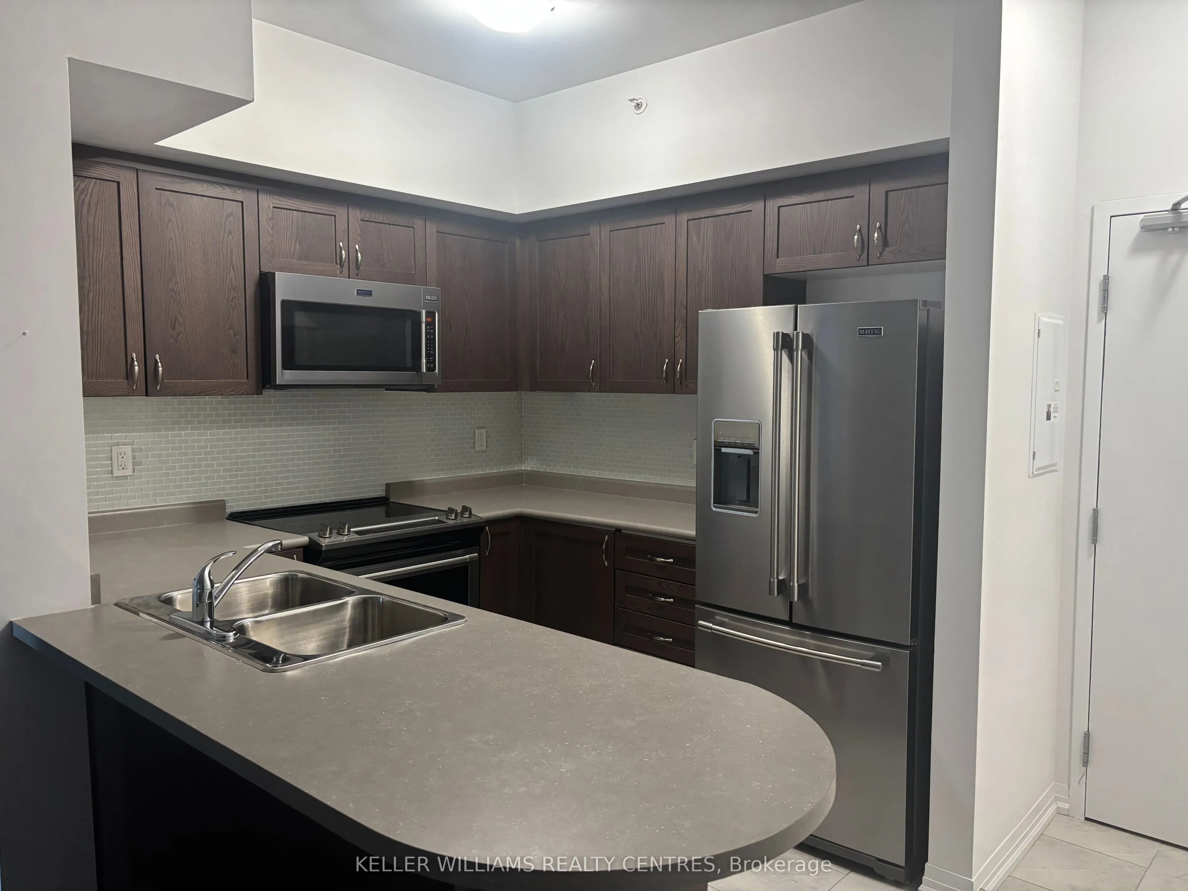 295 Cundles Road E, #107