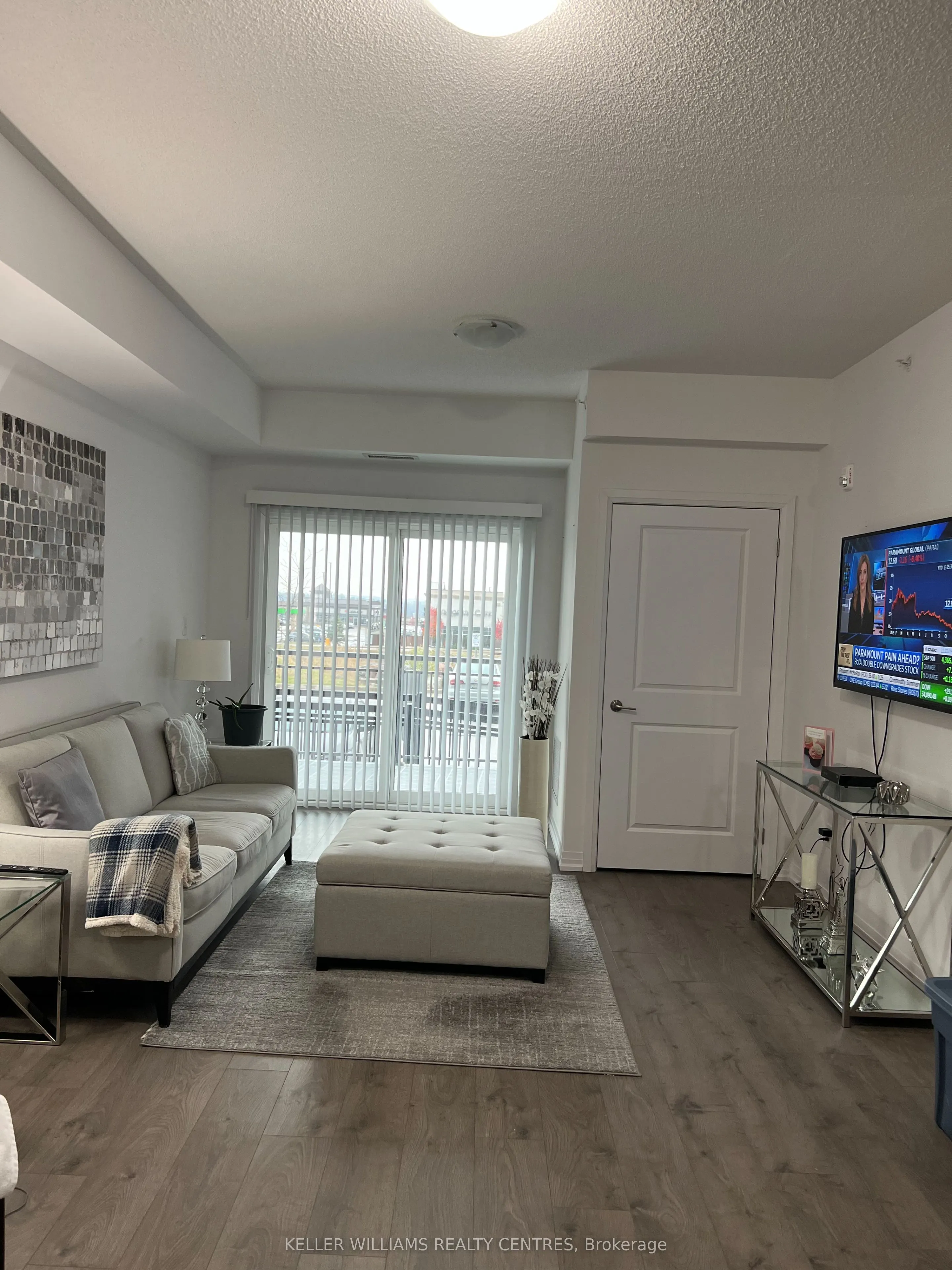 295 Cundles Road E, #107