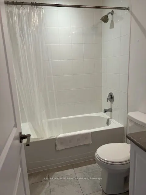 295 Cundles Road E, #107