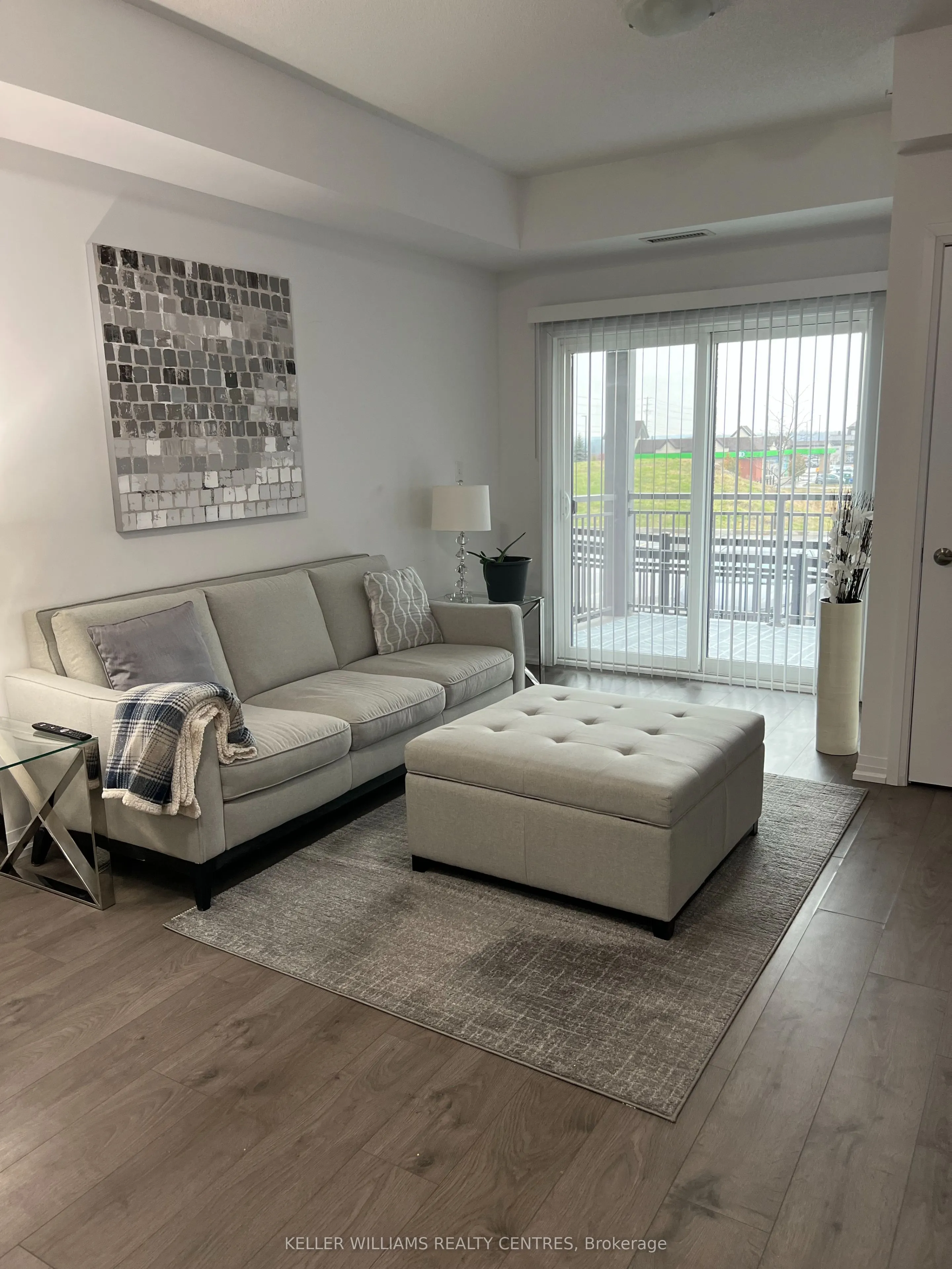 295 Cundles Road E, #107