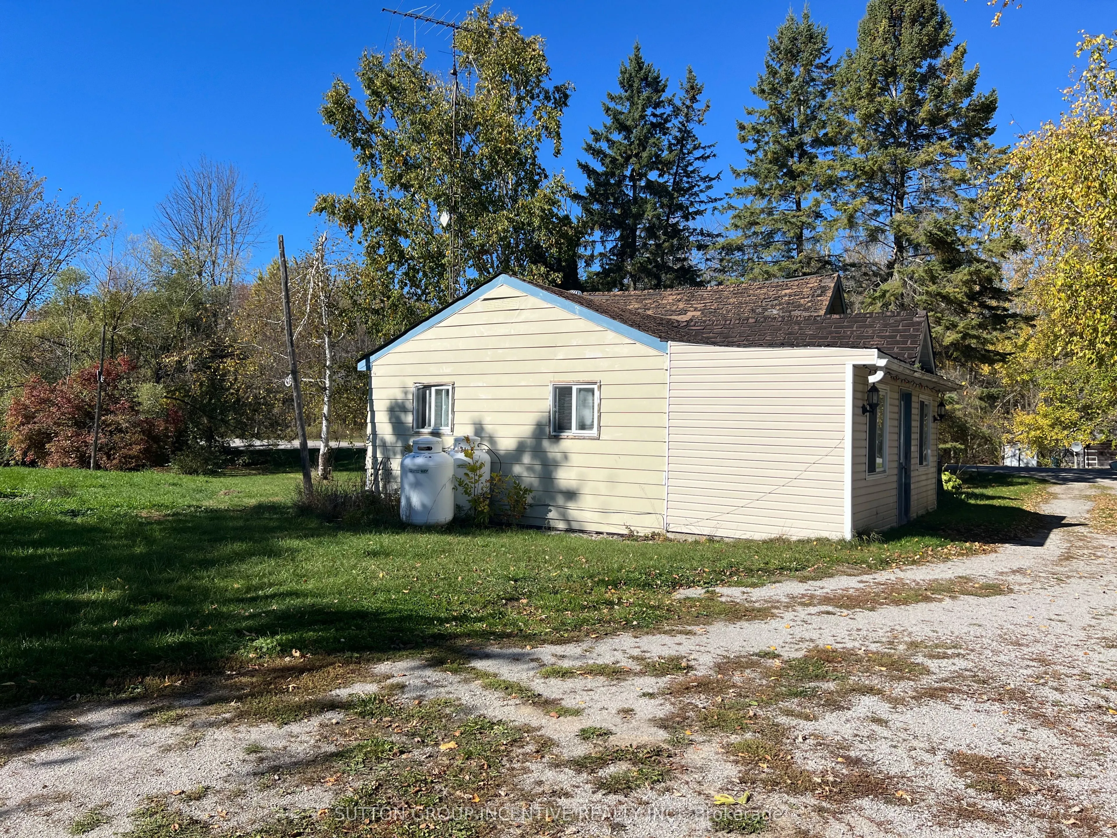 4075 Airport Road