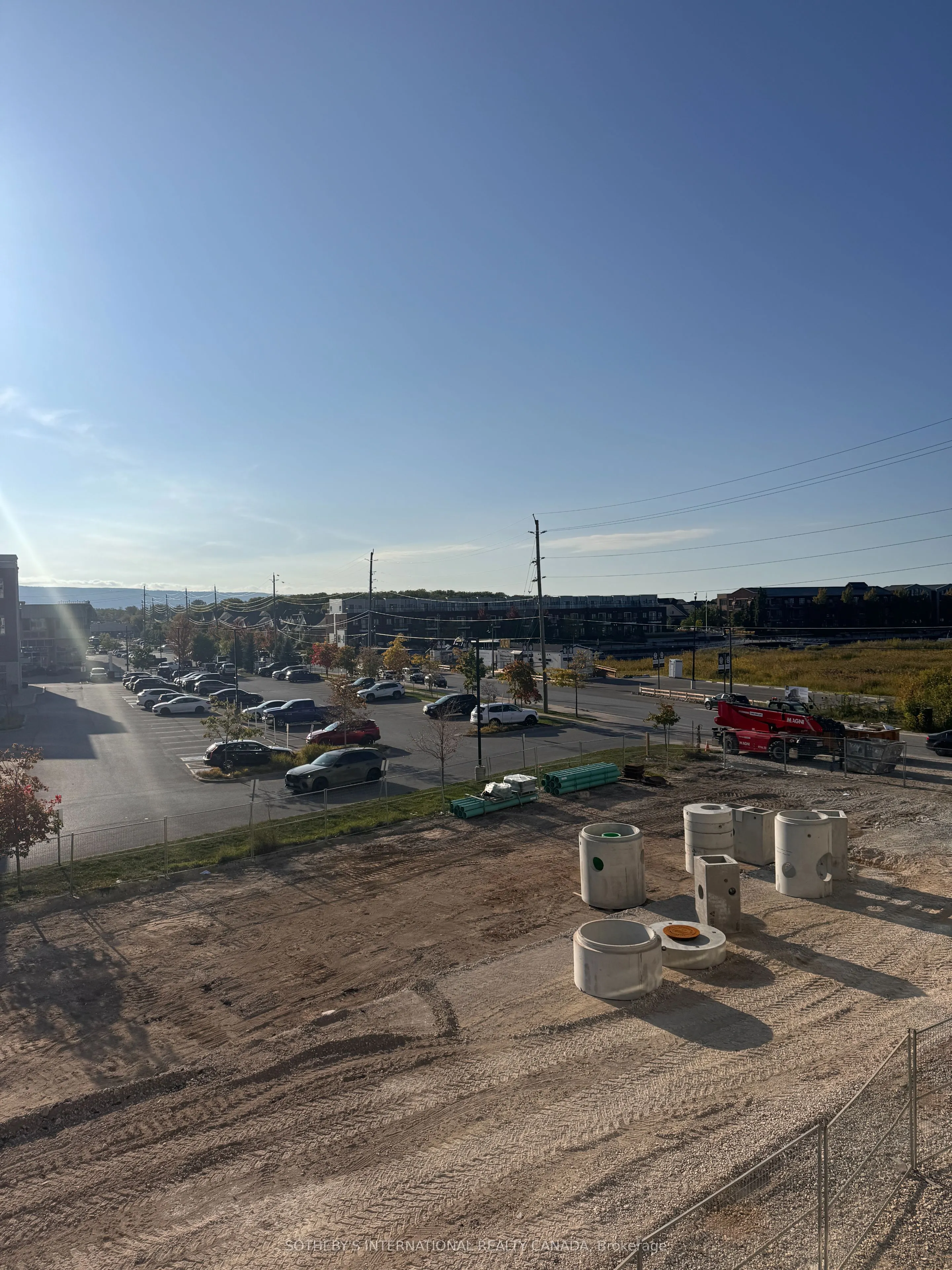 31 Huron Street W, #218