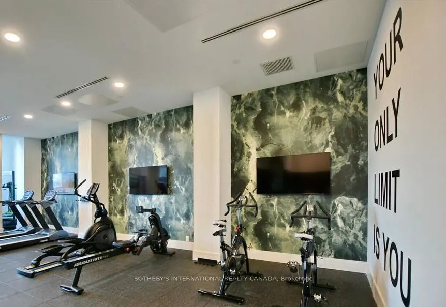 31 Huron Street W, #218