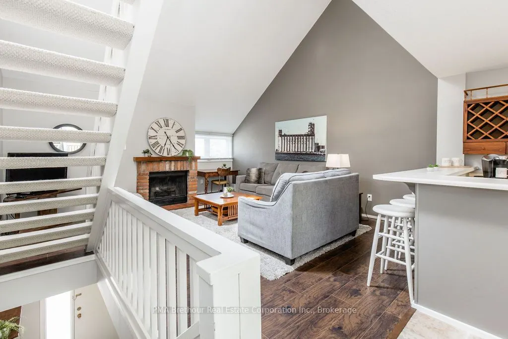 214 Escarpment Crescent, #32