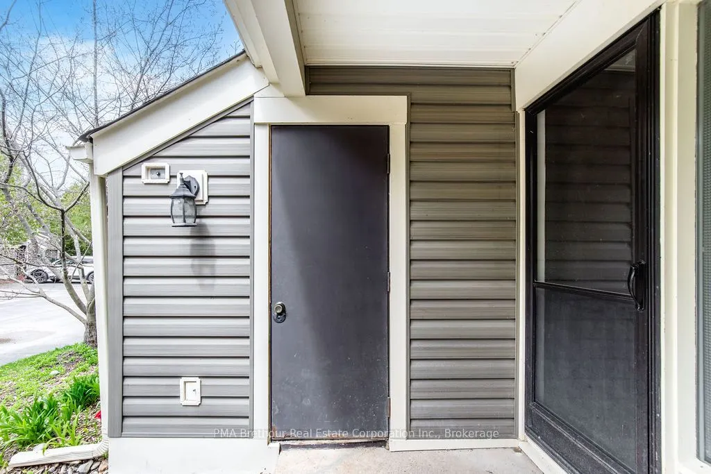 214 Escarpment Crescent, #32