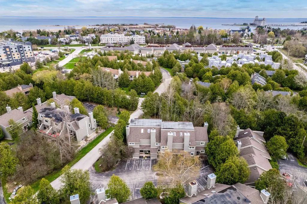 214 Escarpment Crescent, #32