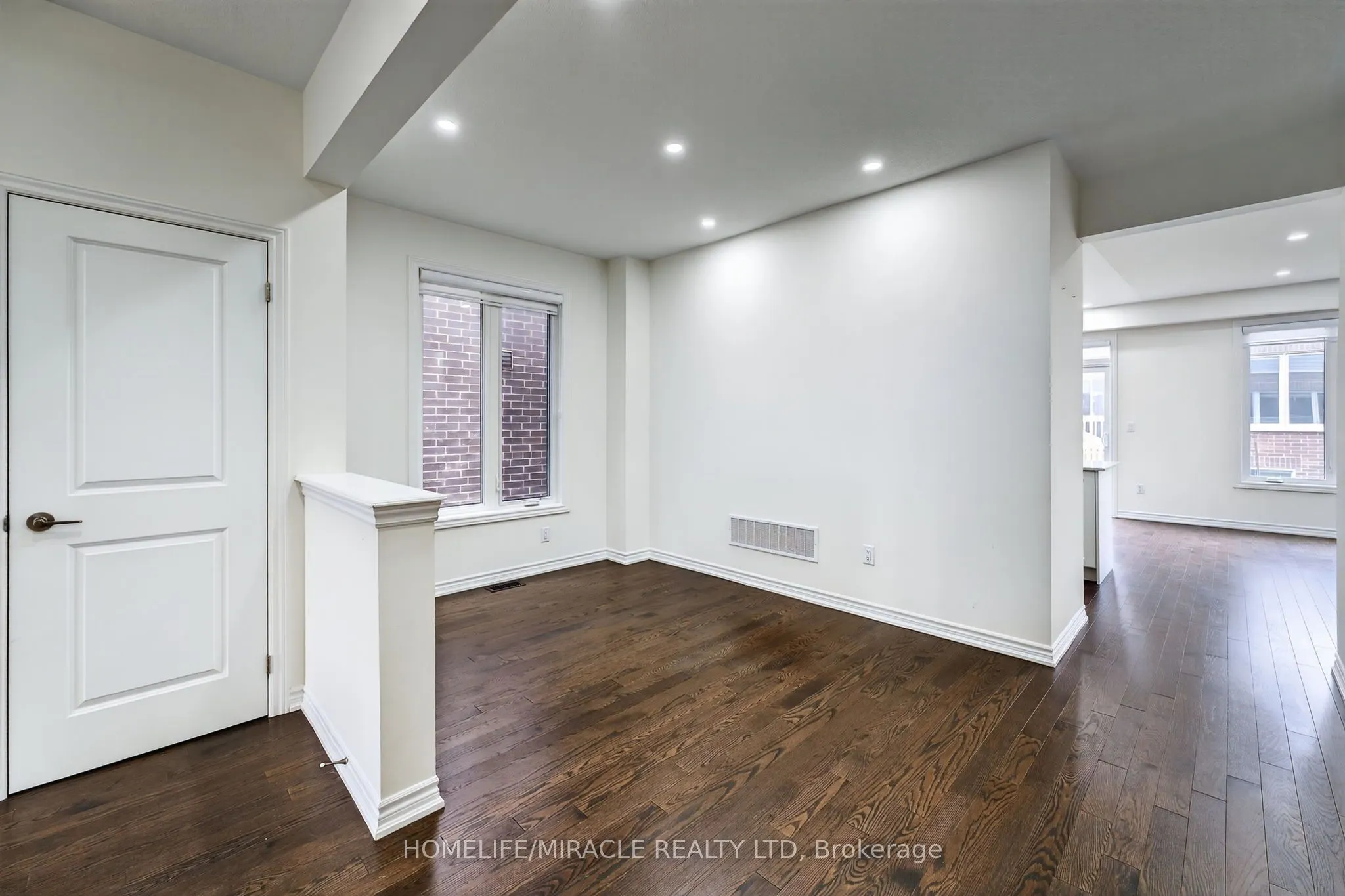 11 Phoenix Boulevard