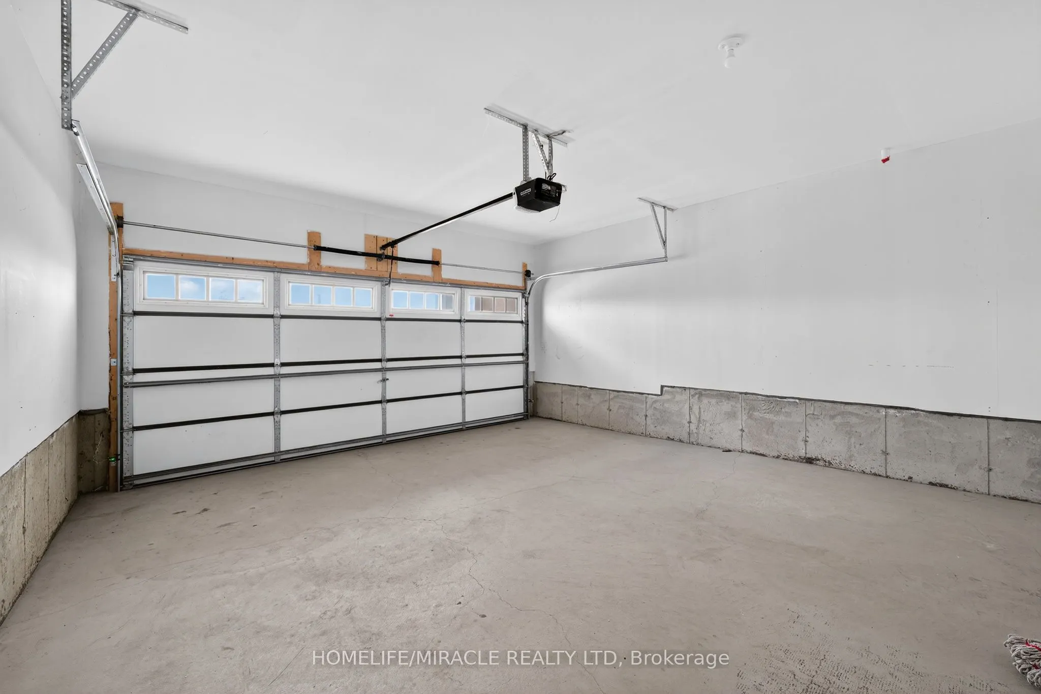 11 Phoenix Boulevard