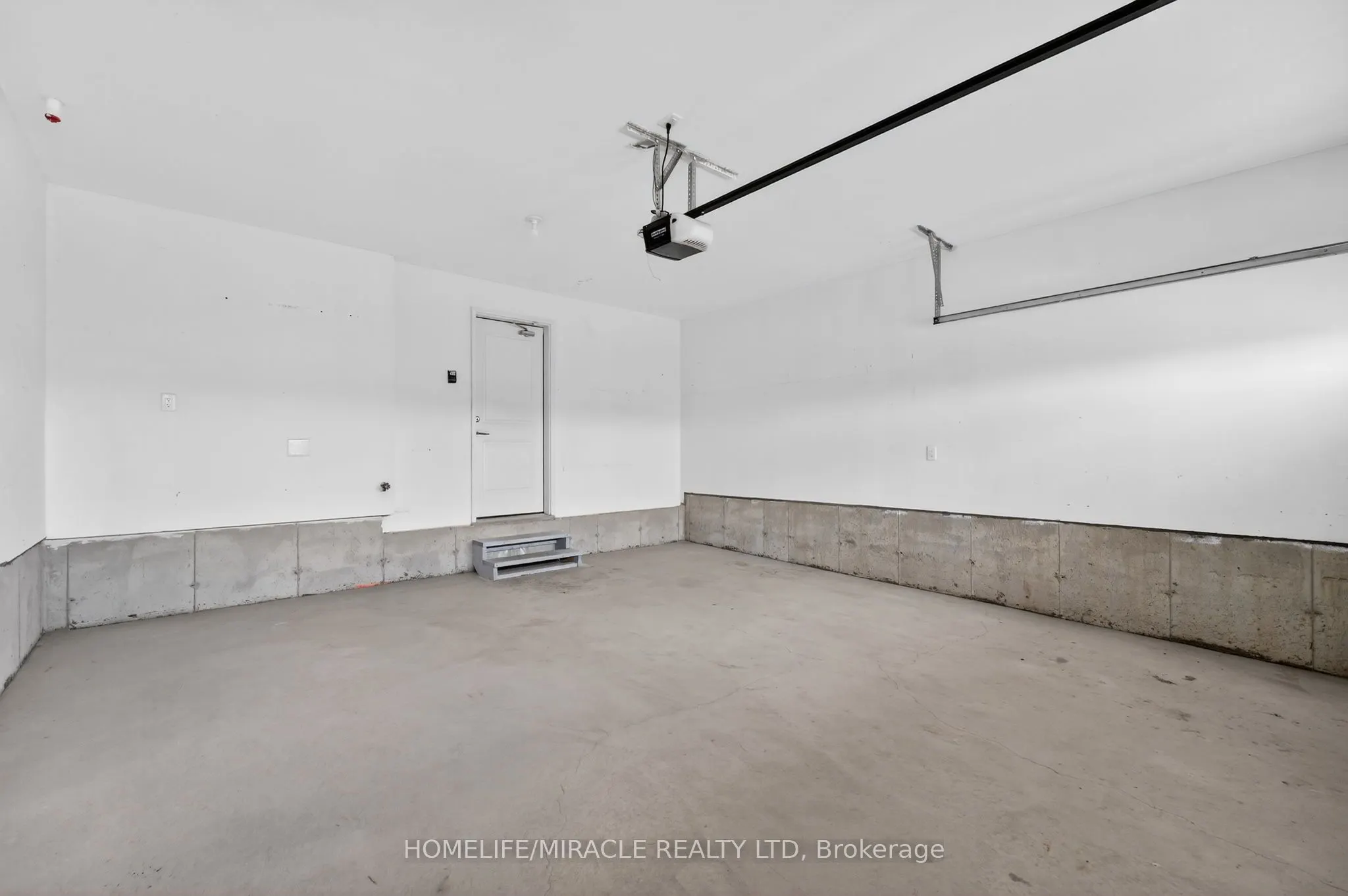 11 Phoenix Boulevard