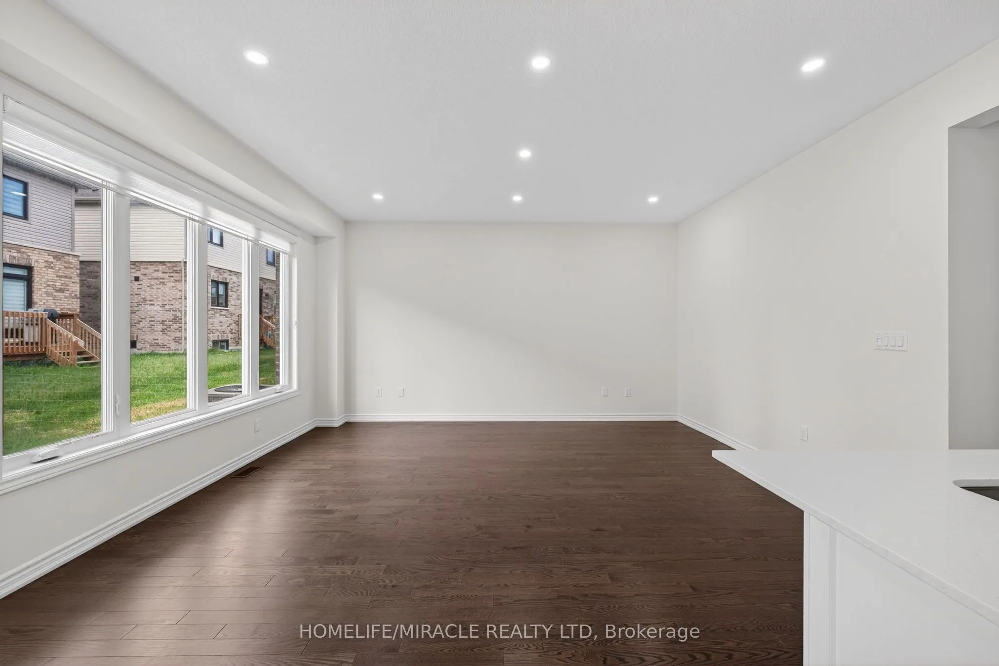 11 Phoenix Boulevard