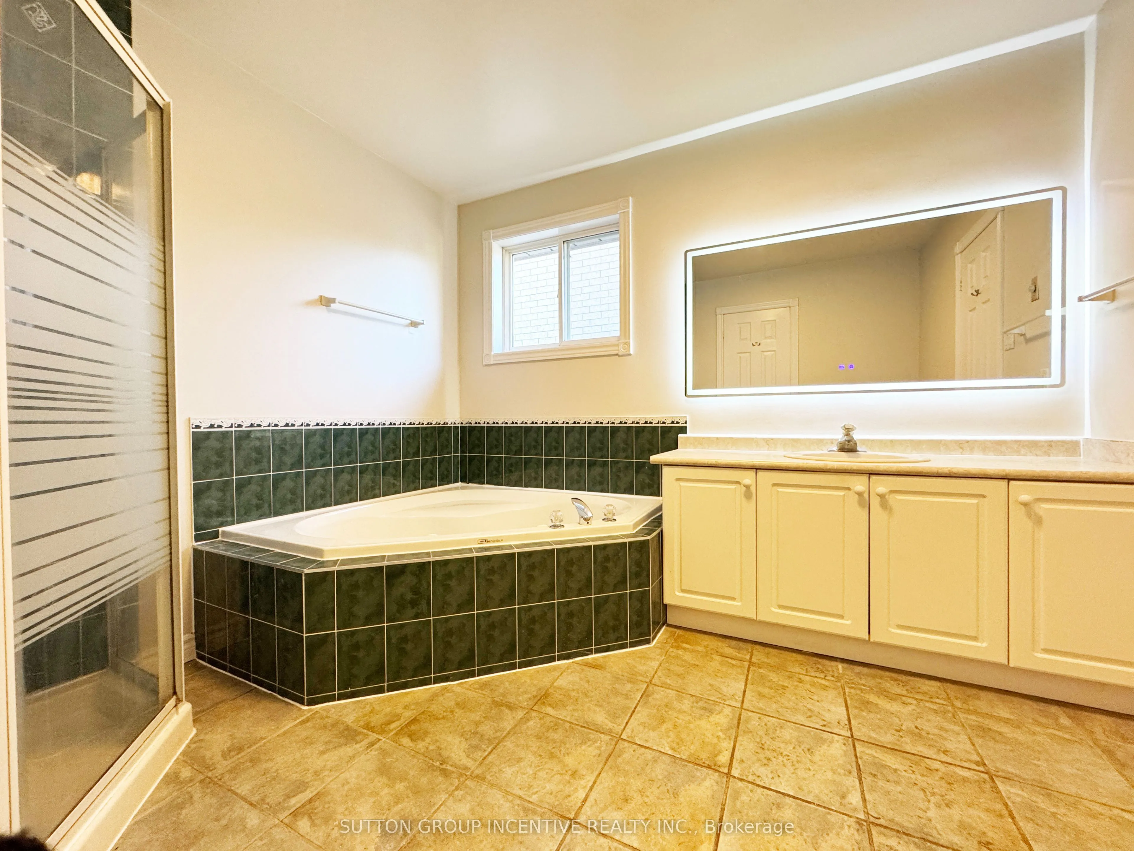 18 Forest Dale Drive