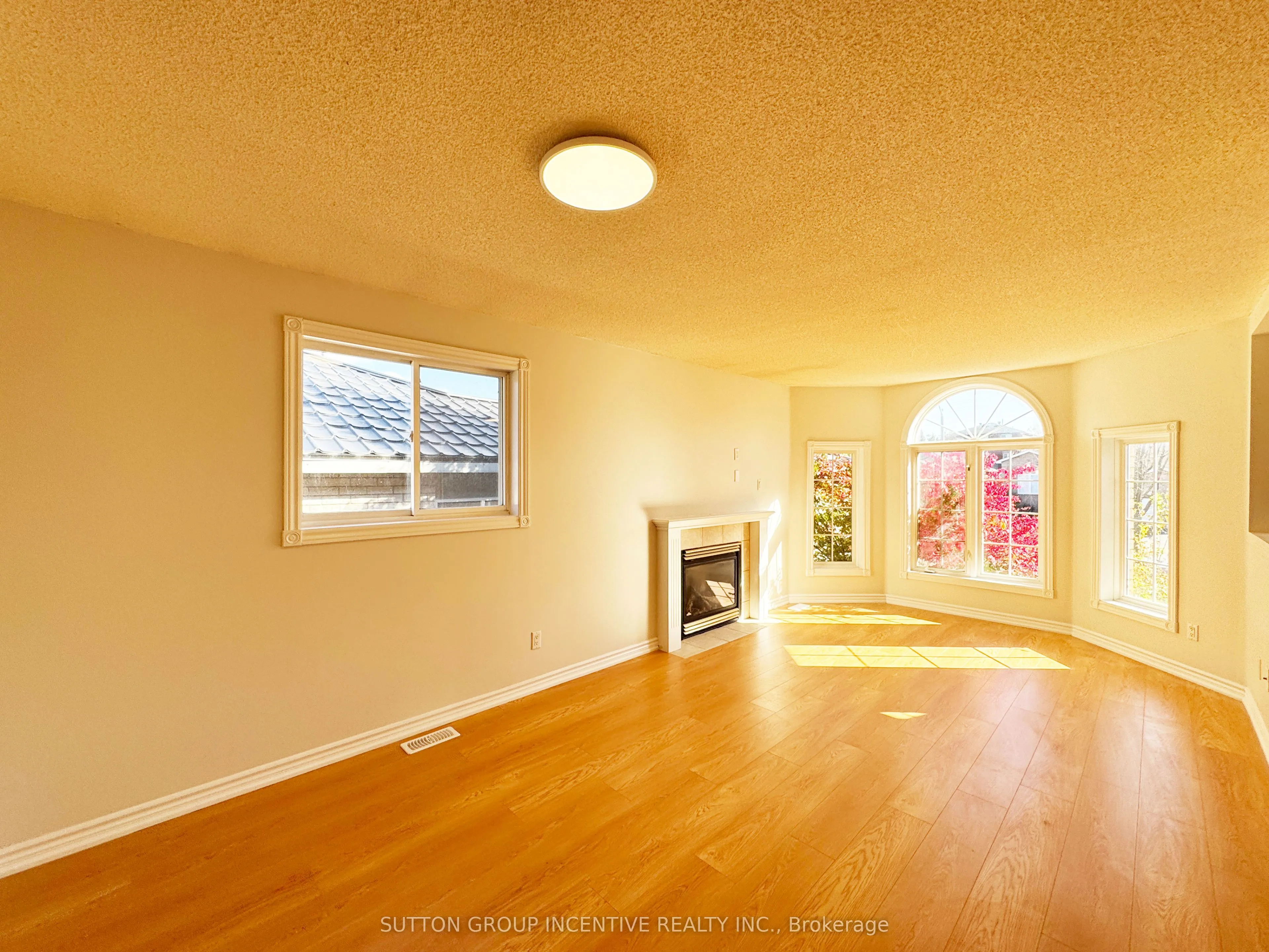 18 Forest Dale Drive