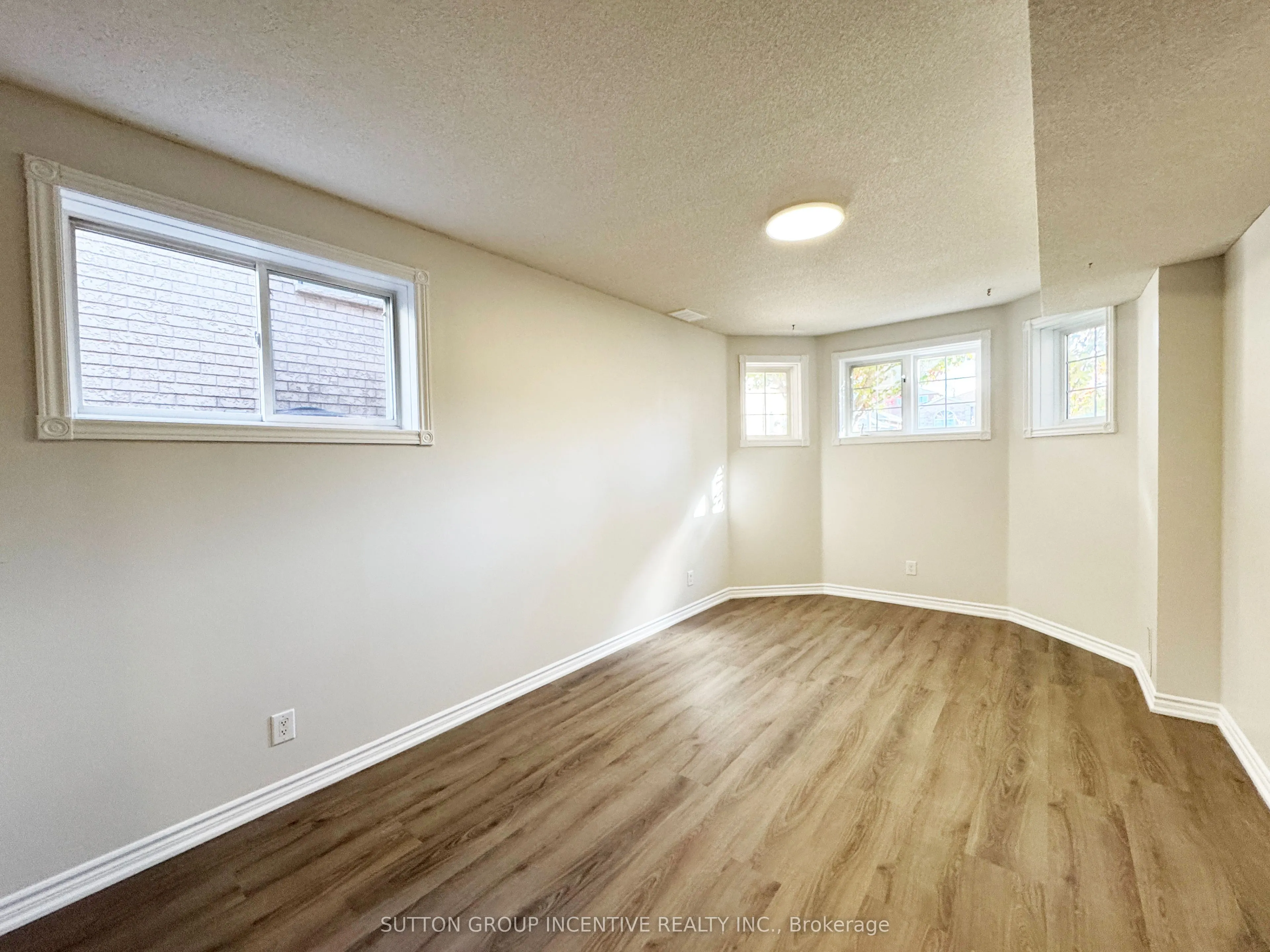 18 Forest Dale Drive