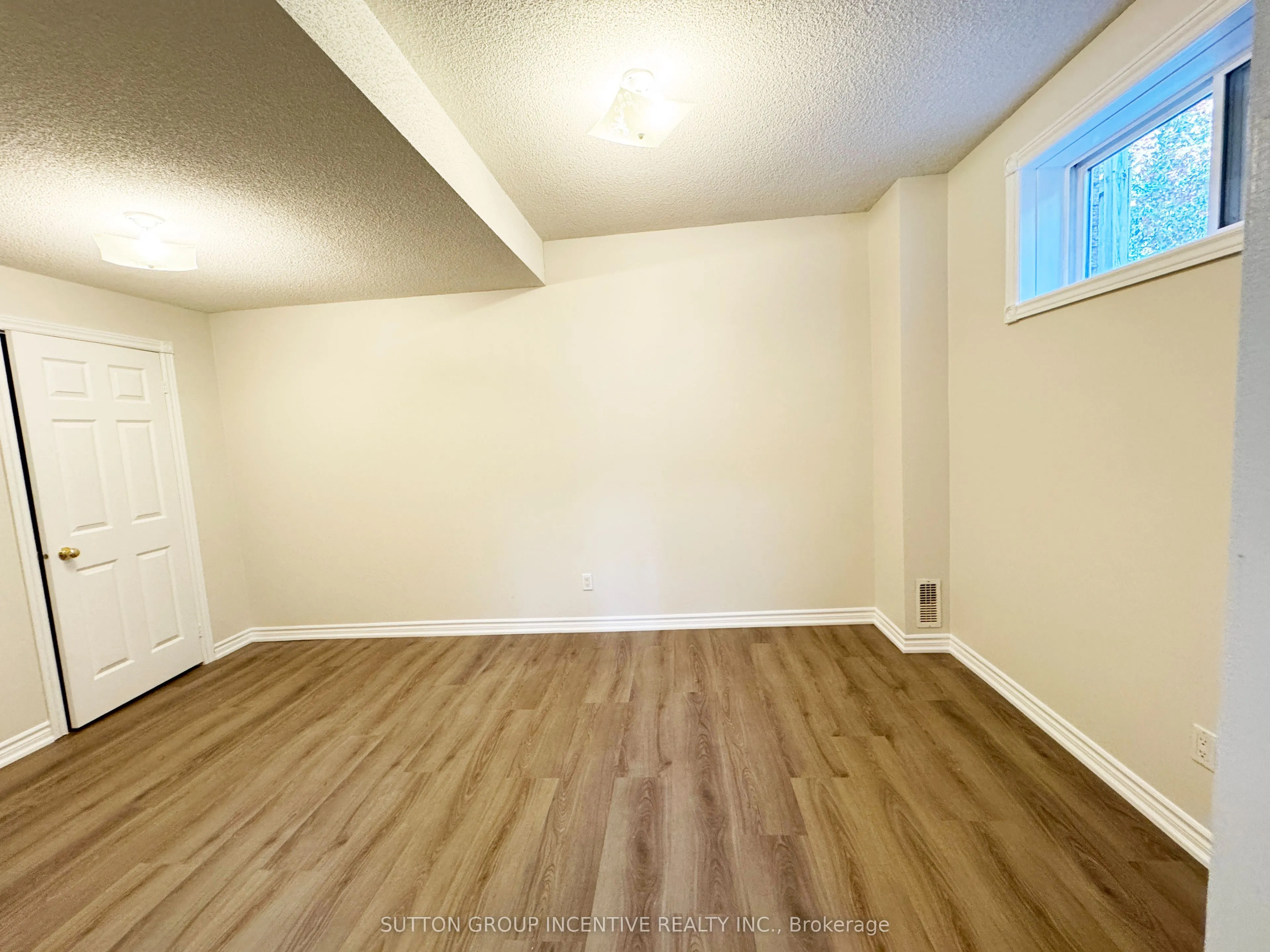 18 Forest Dale Drive