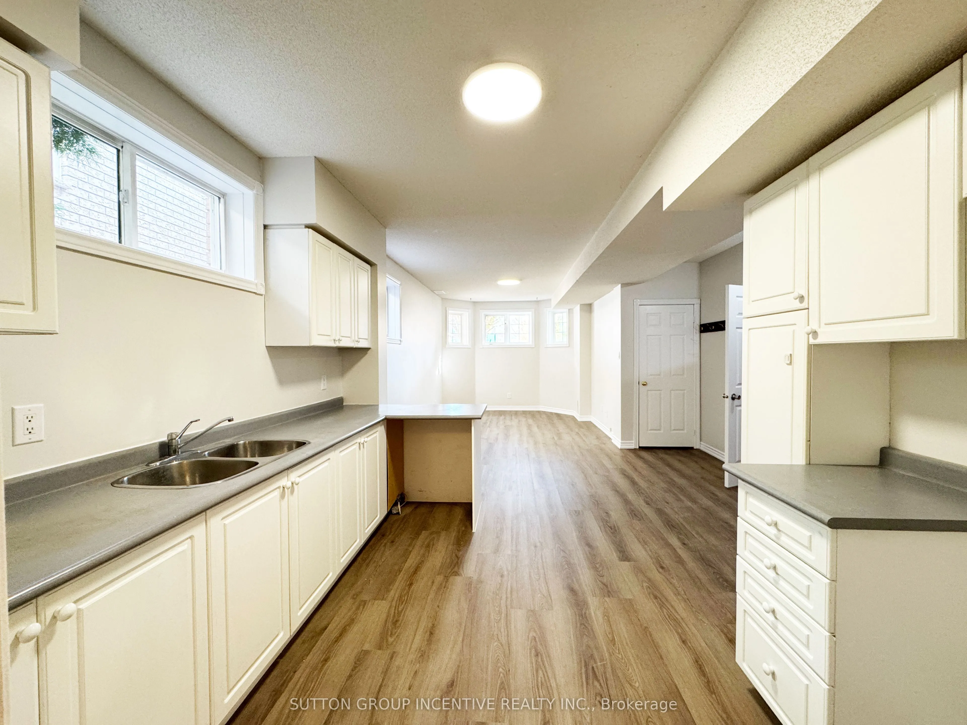 18 Forest Dale Drive