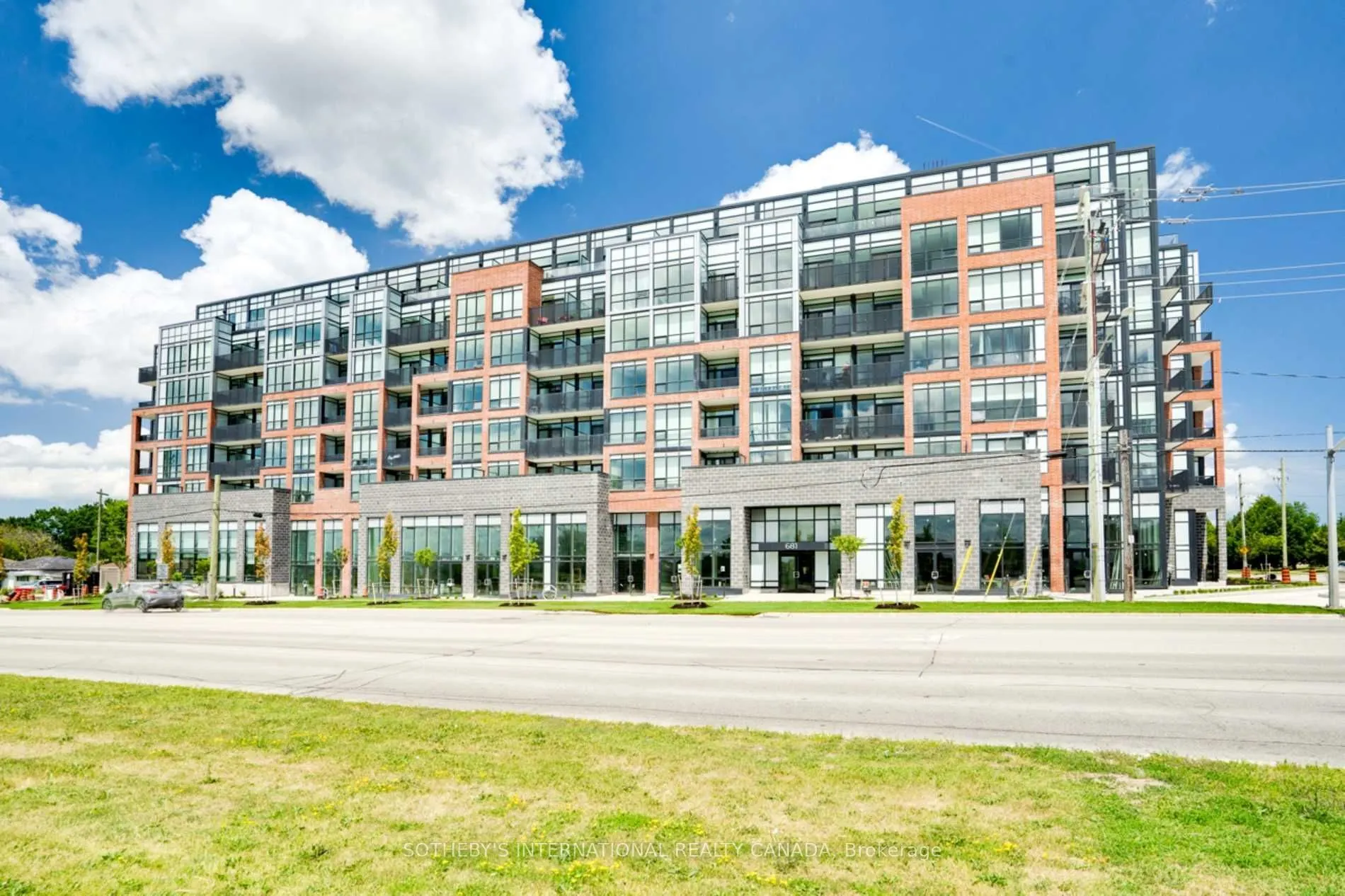 681 Yonge Street, #303