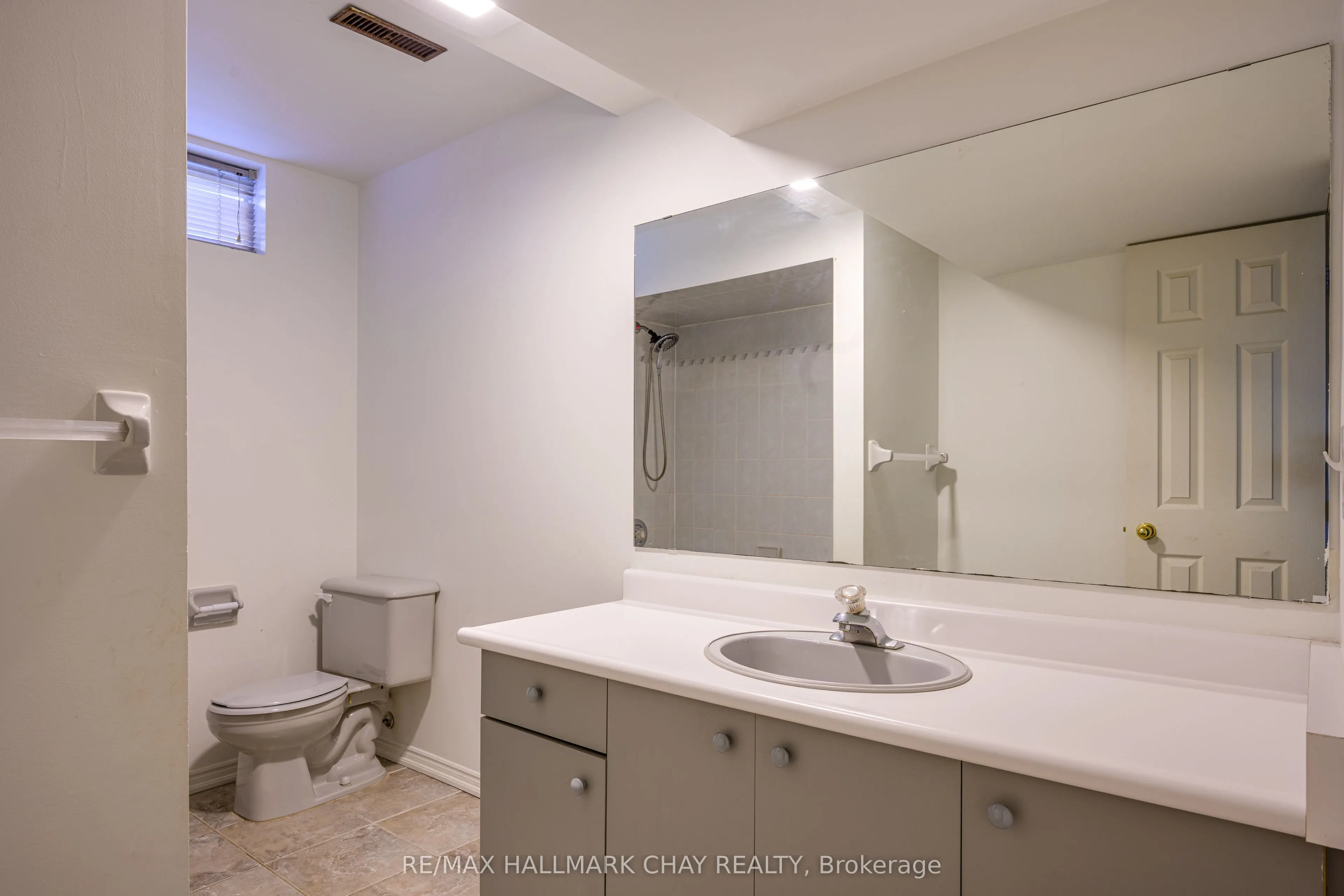 197 Livingstone Street W