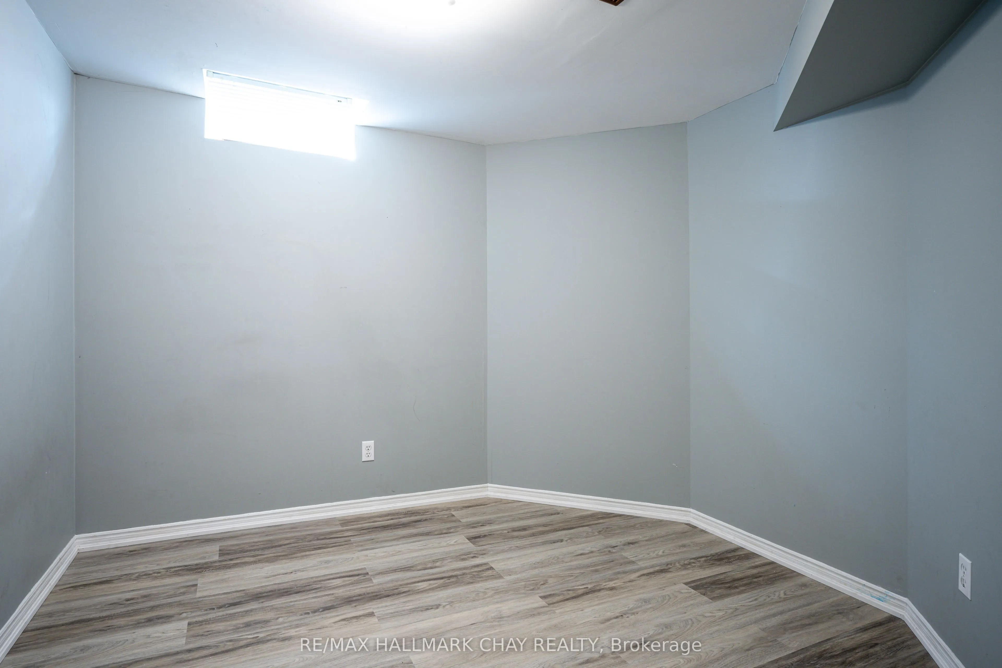 197 Livingstone Street W