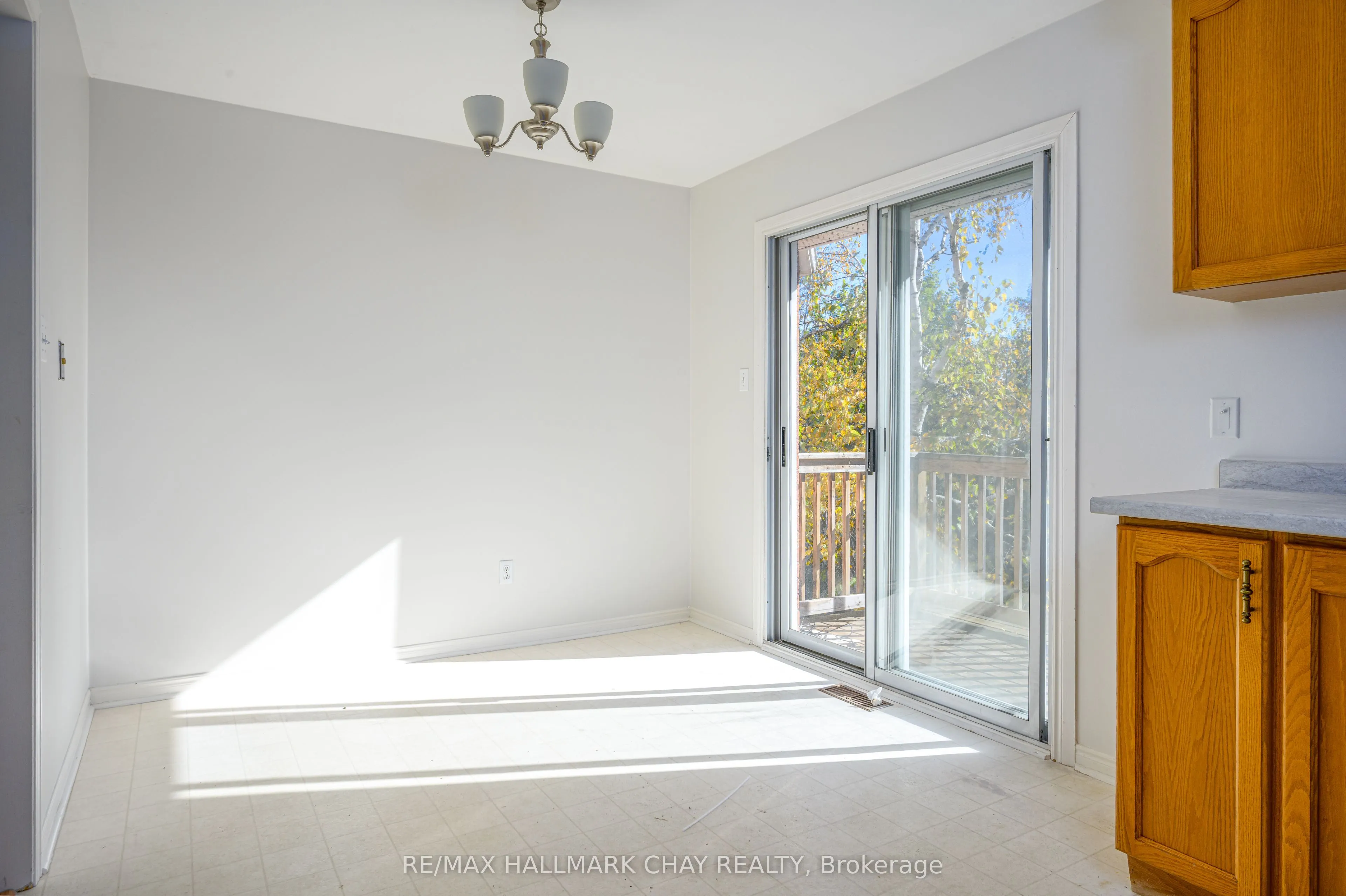 197 Livingstone Street W