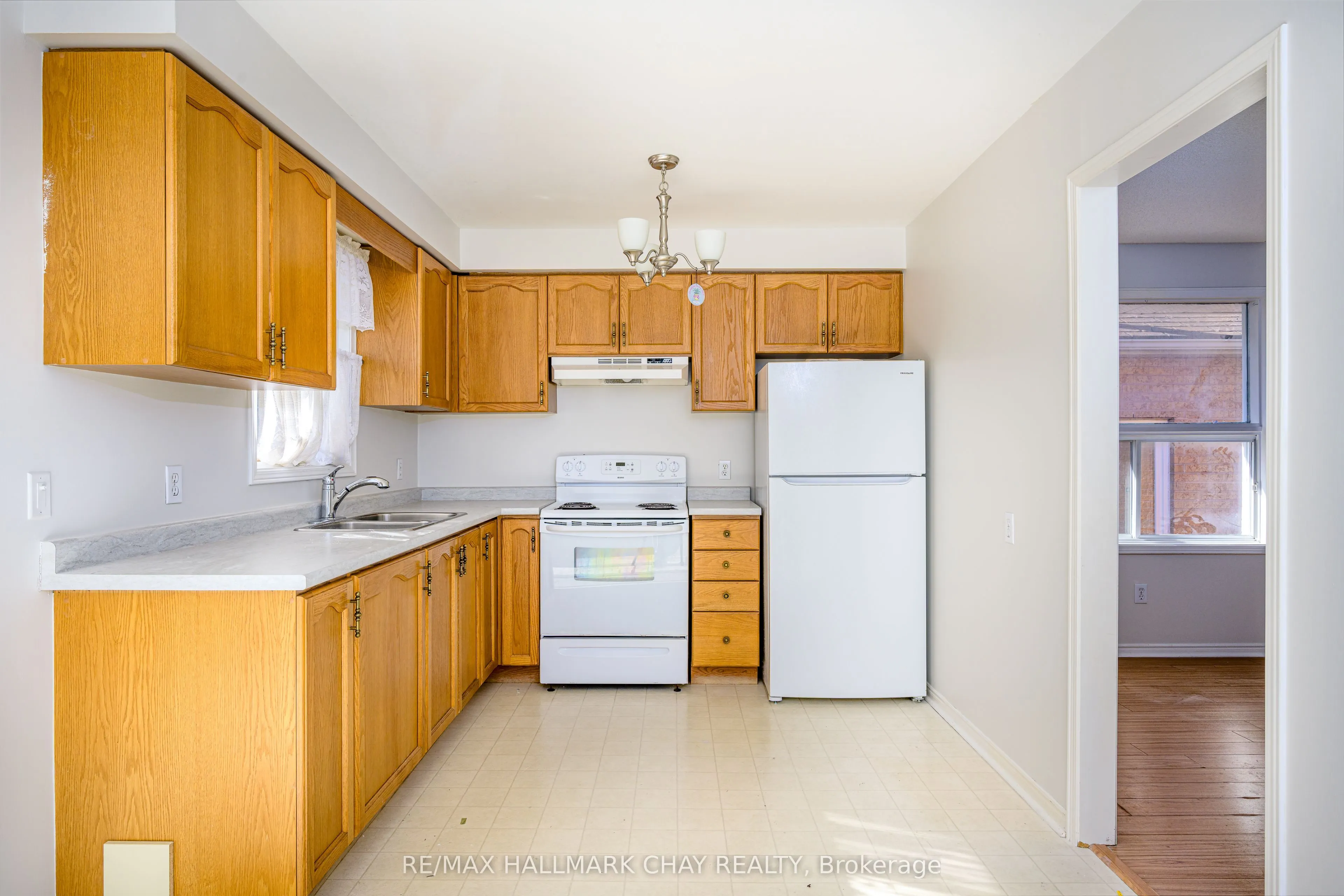 197 Livingstone Street W