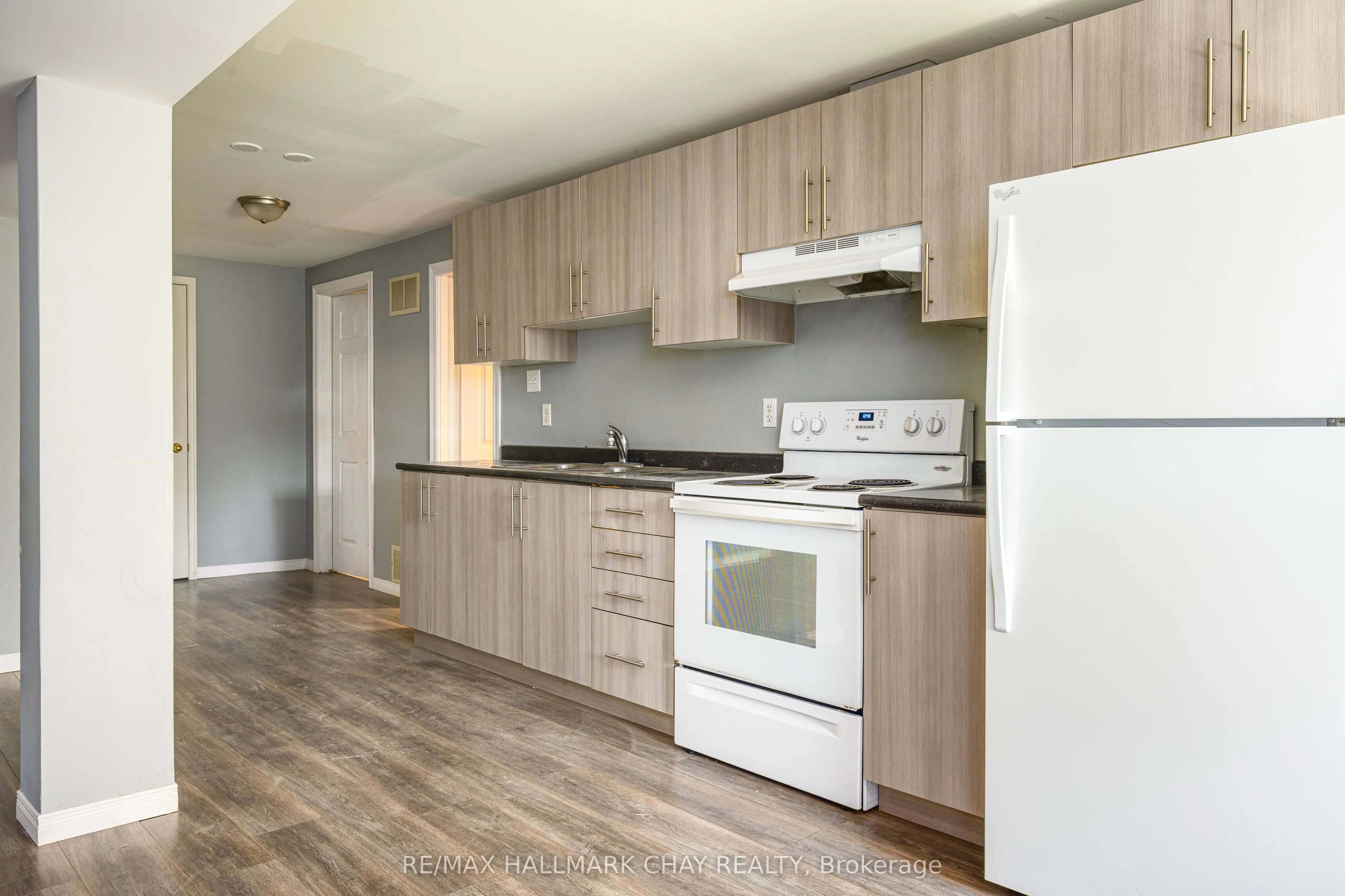 197 Livingstone Street W