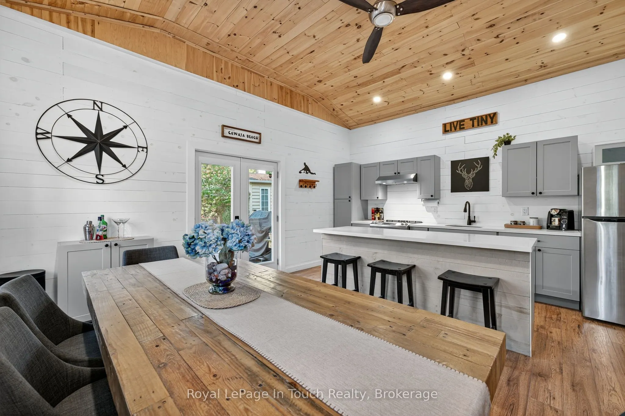 302 Concession 11 Road W