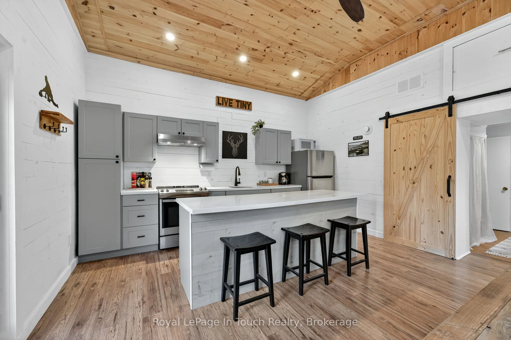 302 Concession 11 Road W