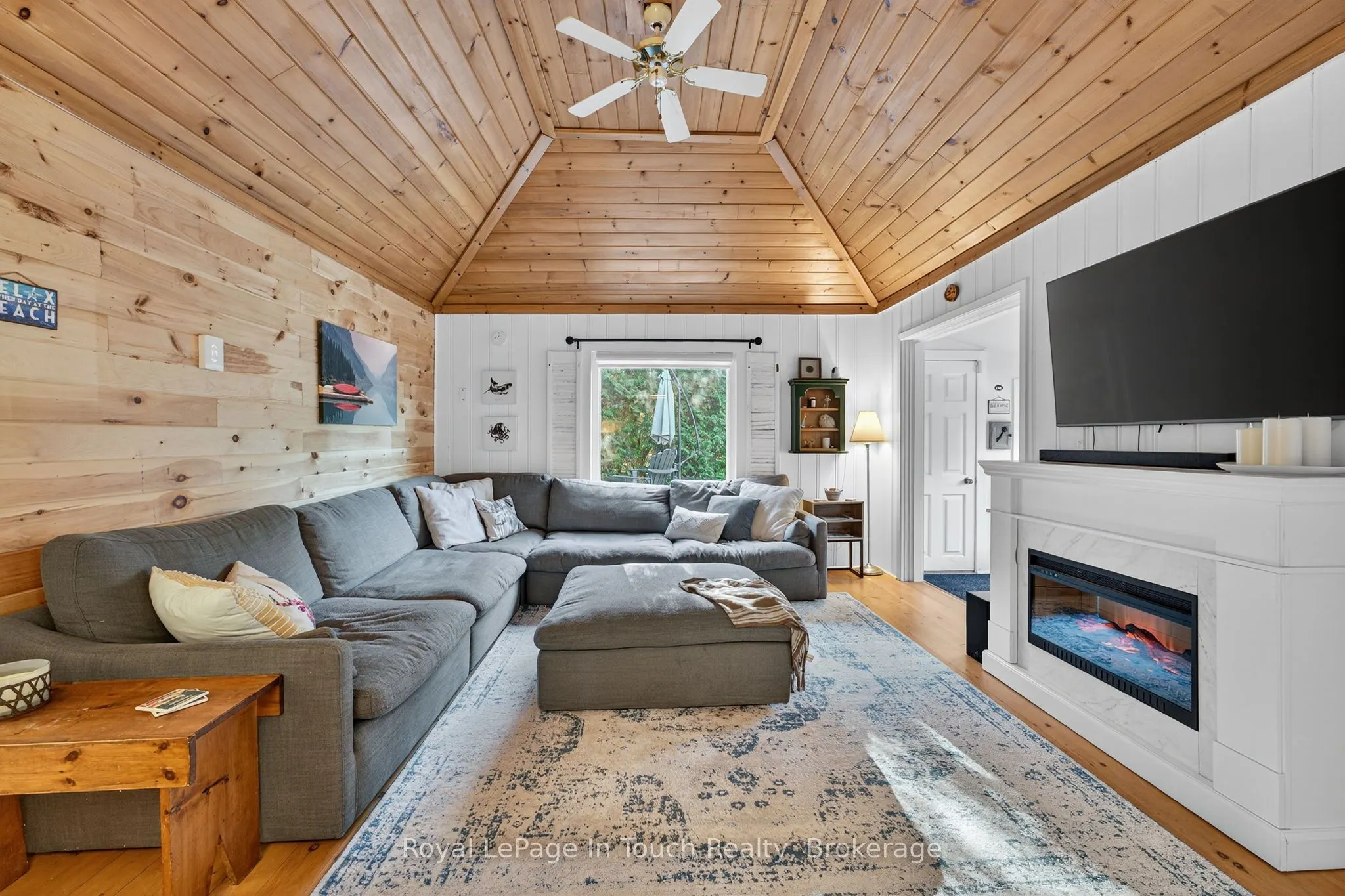 302 Concession 11 Road W