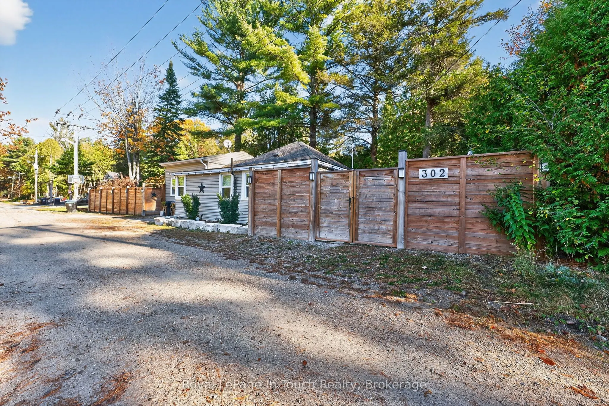 302 Concession 11 Road W