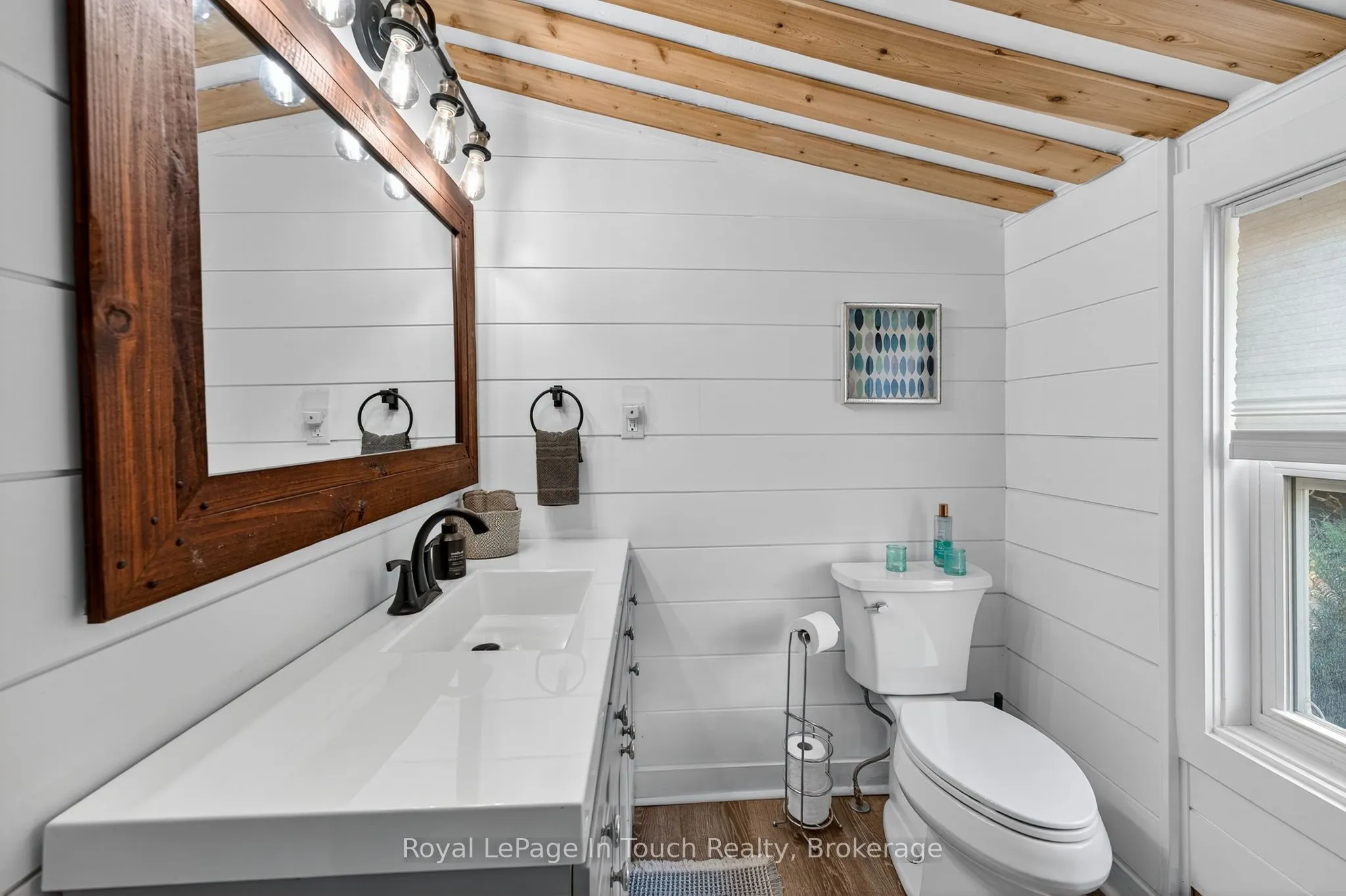 302 Concession 11 Road W