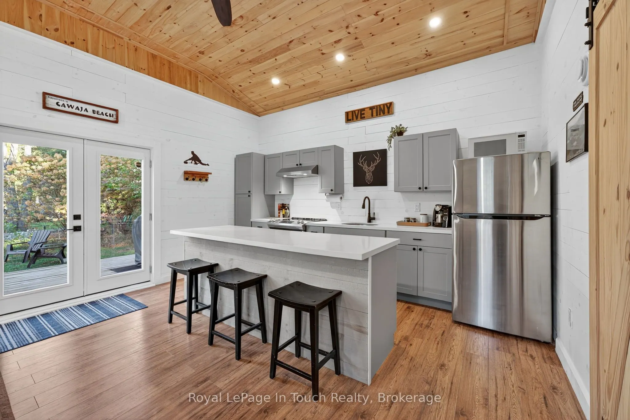 302 Concession 11 Road W