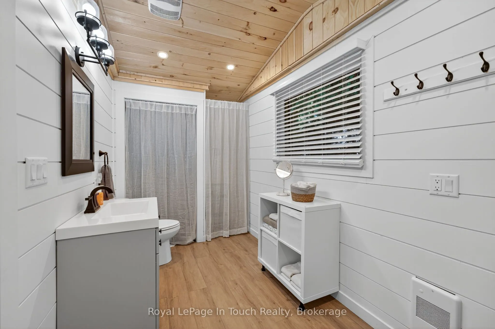 302 Concession 11 Road W